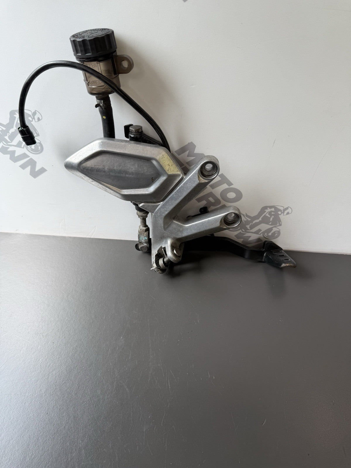 Triumph Trident 660 Right Rearset Footrest Mastercylinder BENT PEDAL 2021-24