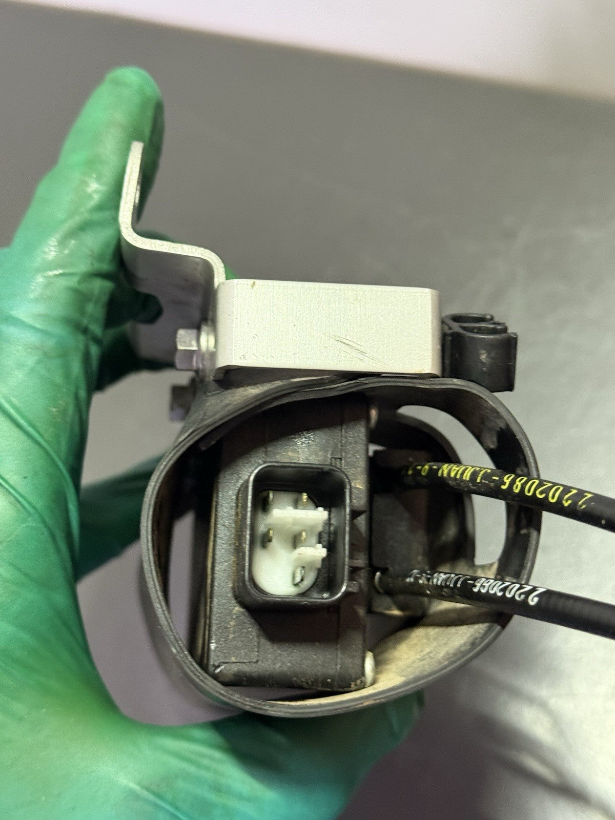 83f637d8-b949-407c-b08a-a94de4fed599