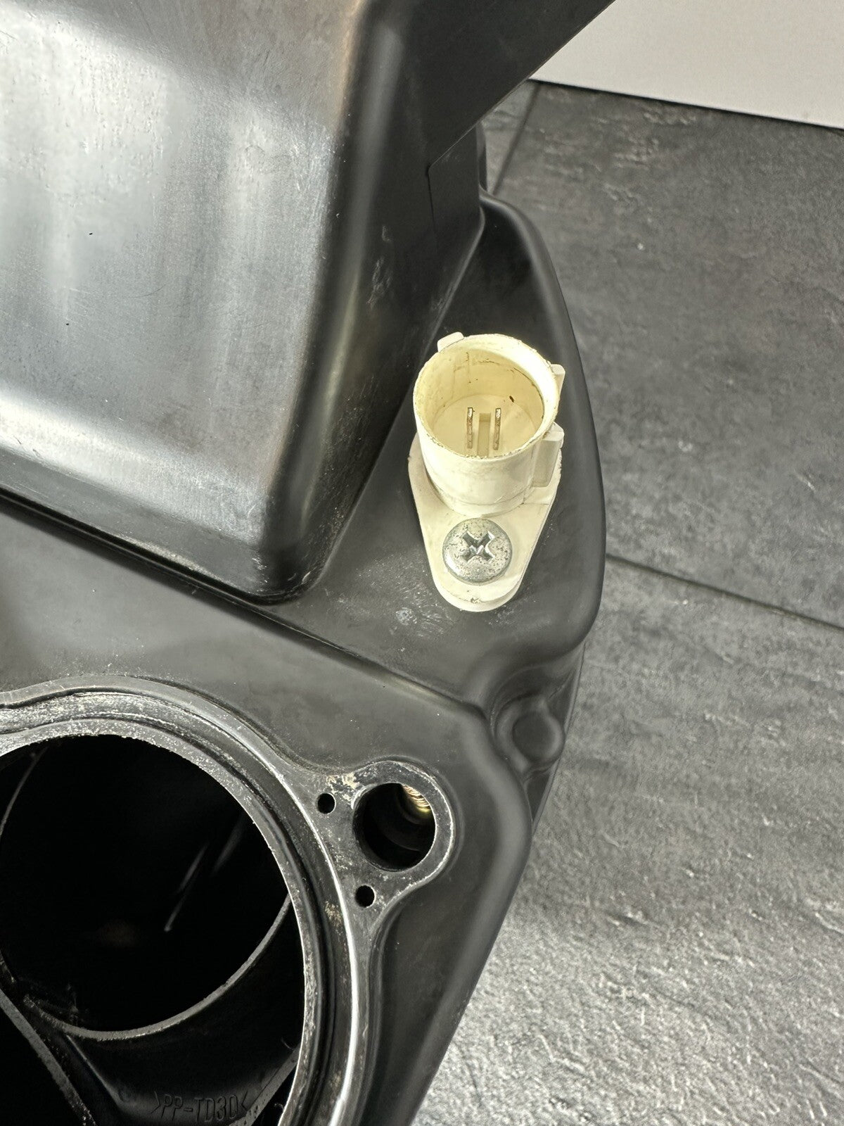 Suzuki GSXR 1000 2014 Air Box Airbox Air Filter Housing 22774 Miles 2009-2016
