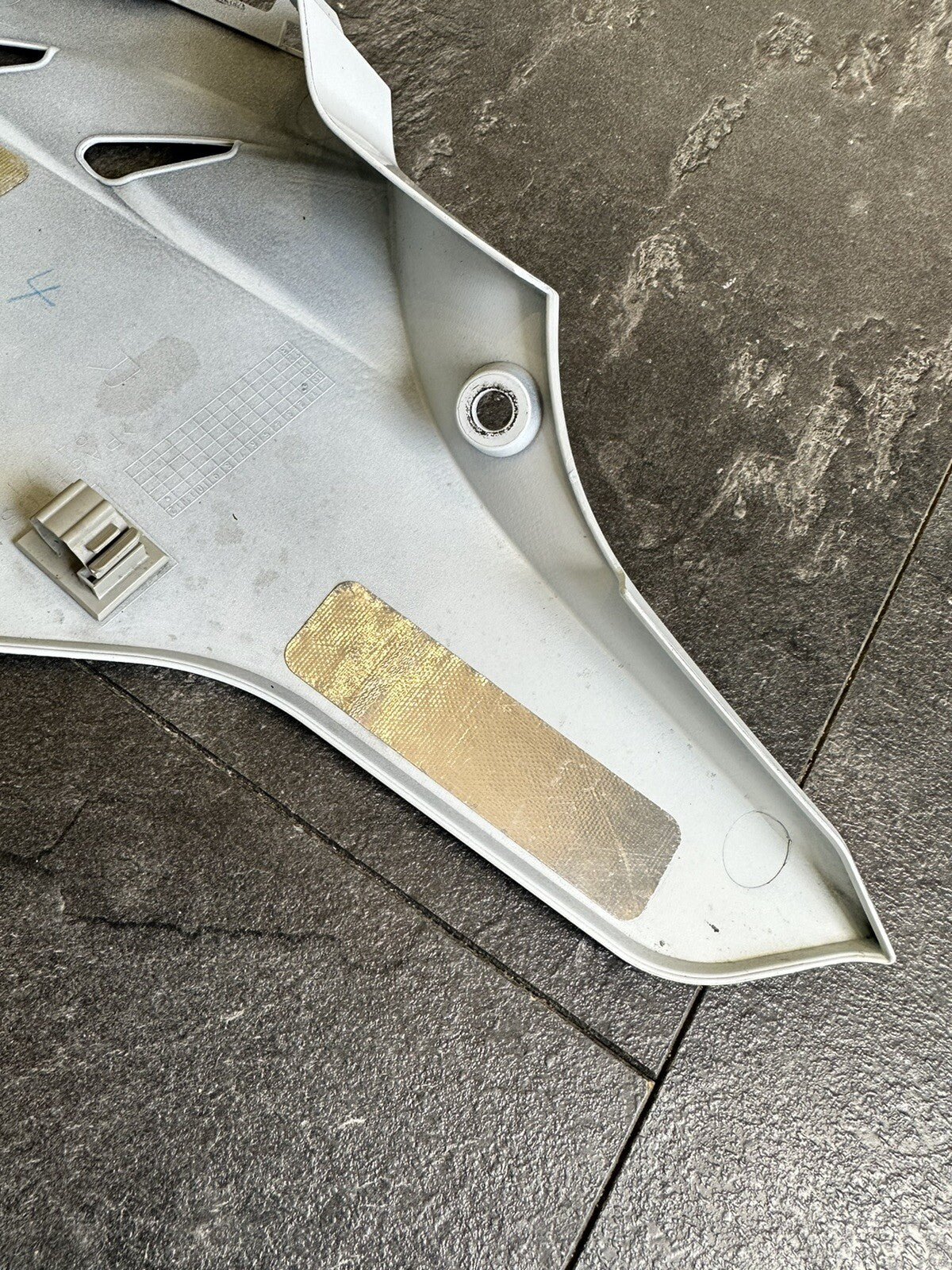 Suzuki GSXR 1000 2009 Right Belly Pan Lower Fairing Cowl 2009-2016 9715 Miles