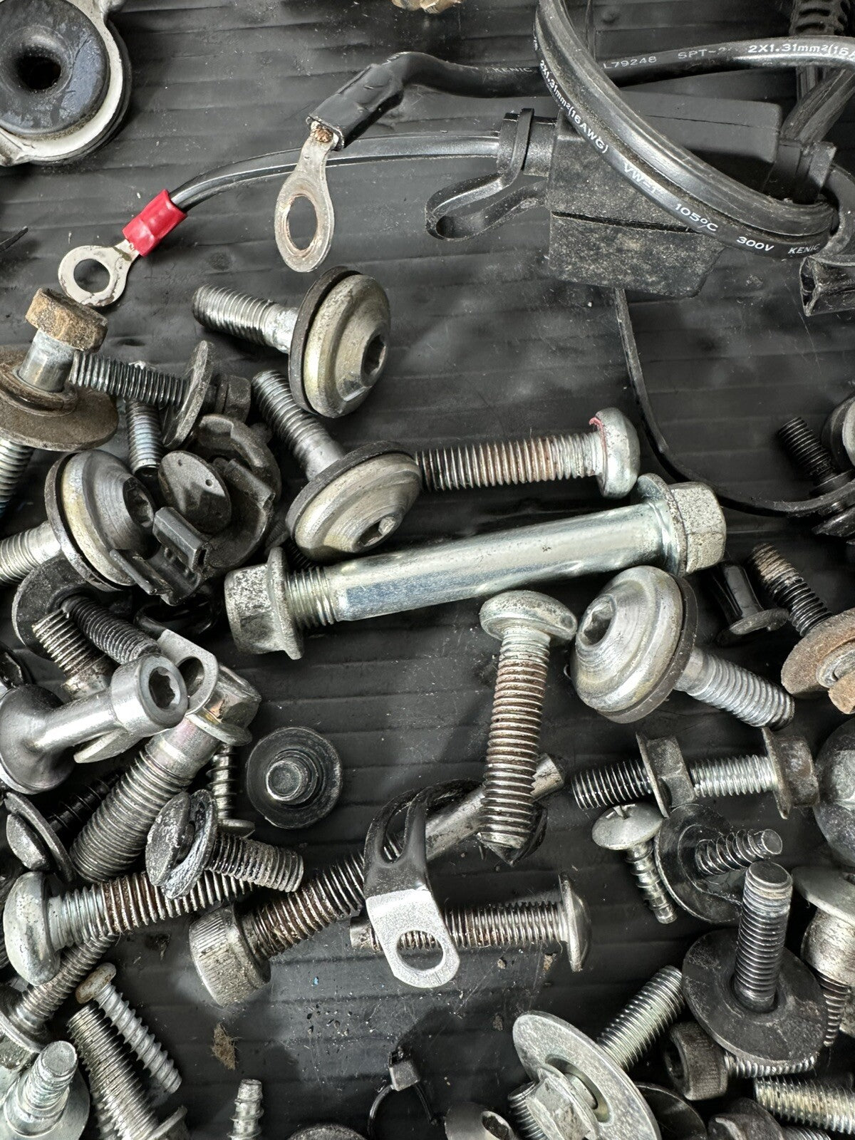 Suzuki GSXR 1300 2016 HAYABUSA Nuts Bolts Fixings Brackets Job Lot 18408 Miles