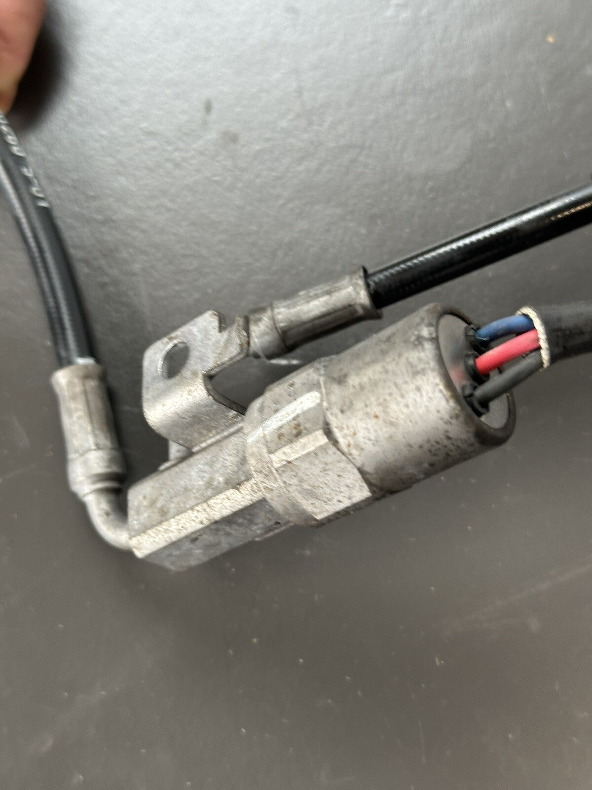 Triumph Speed Triple RS 1050 rear ABS valve and pipework T2026075 OEM 14,558 Mil