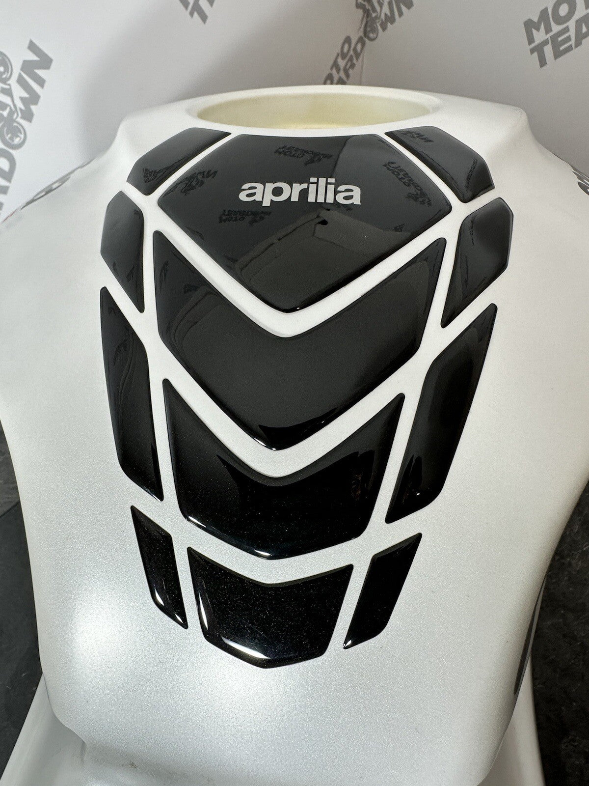 Aprilia Tuono V4 1100 2021 Fuel Tank Petrol Tank 6606 Miles 2022 2023 24 UK ONLY