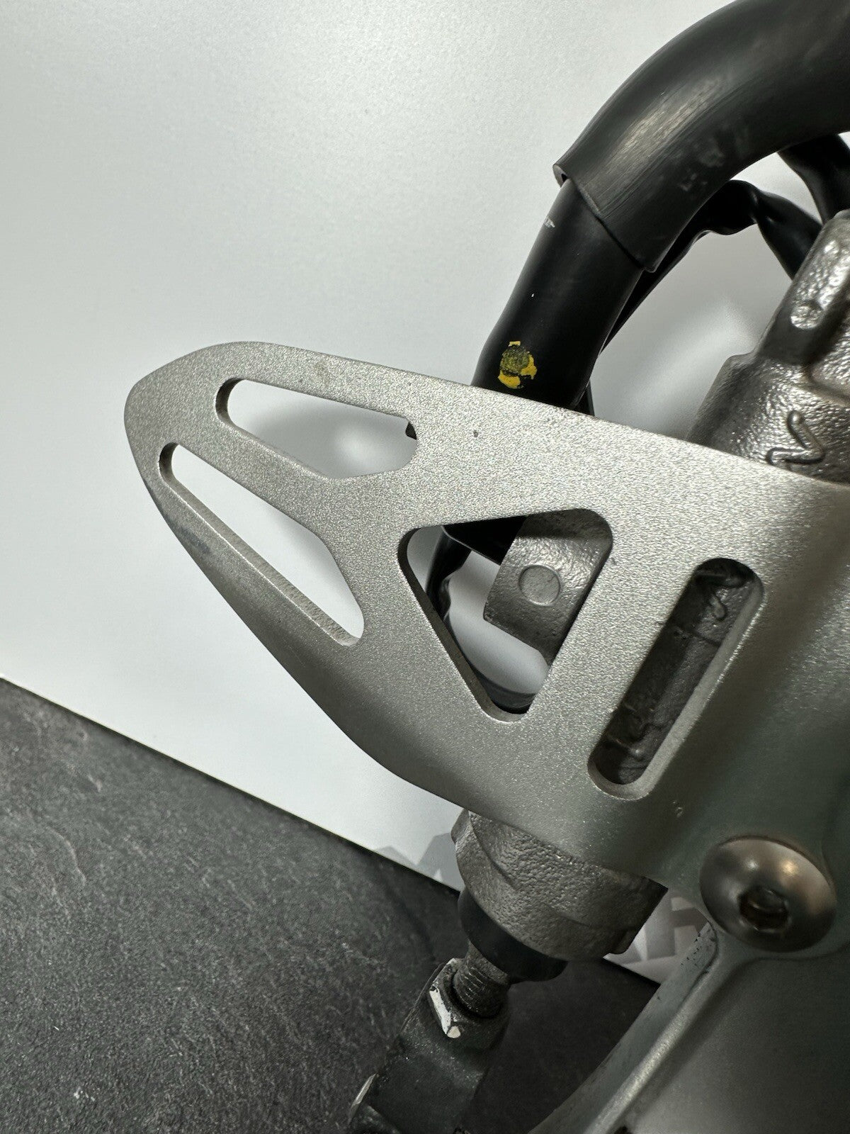 Suzuki GSXR 1000 2014 Right Footrest Rearset & Mount 22774 Miles 2009-2016 OEM
