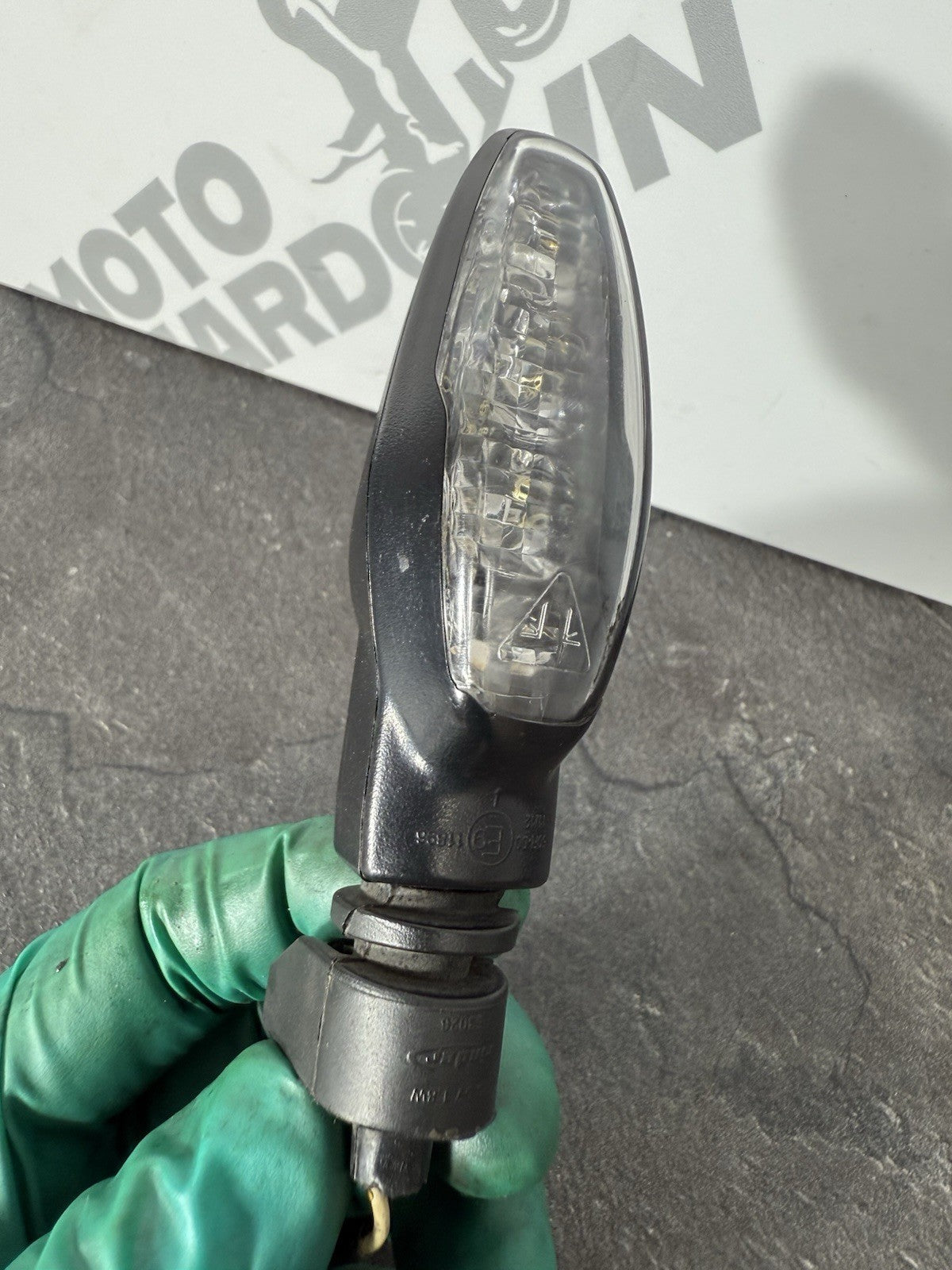 805533cc-a6dd-4195-9033-1af472ce3903