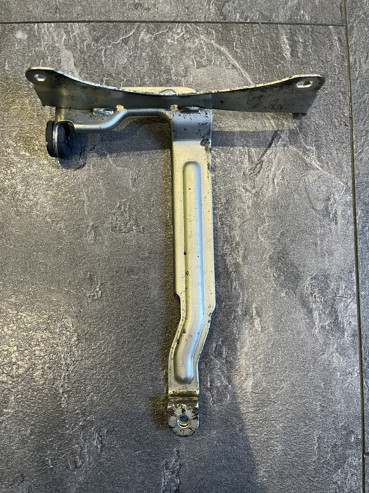 Suzuki GSXR 1000 R 2019 Radiator Oil Cooler Mount Bracket 2017-22 WG69 OEM