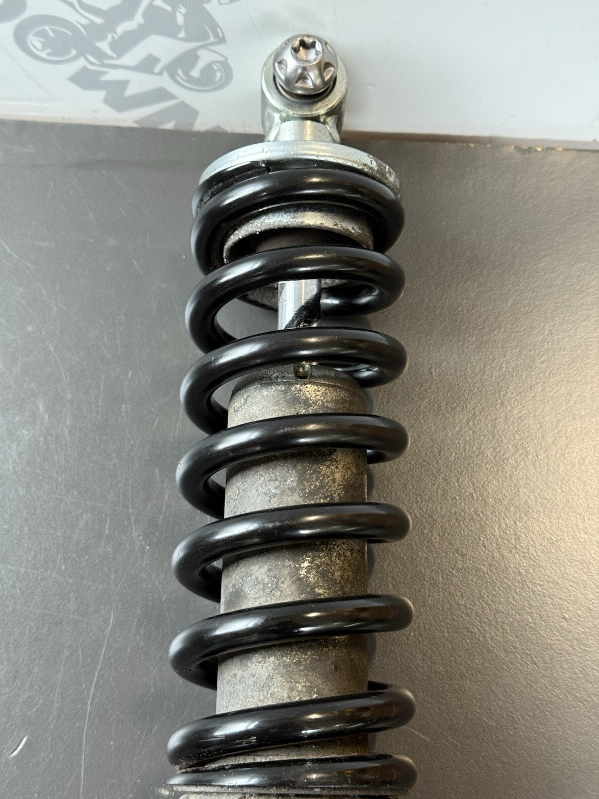 TRIUMPH TRIDENT 660 REAR SHOCK TRIDENT 660 Rear Shock OEM YEAR 2021-2024