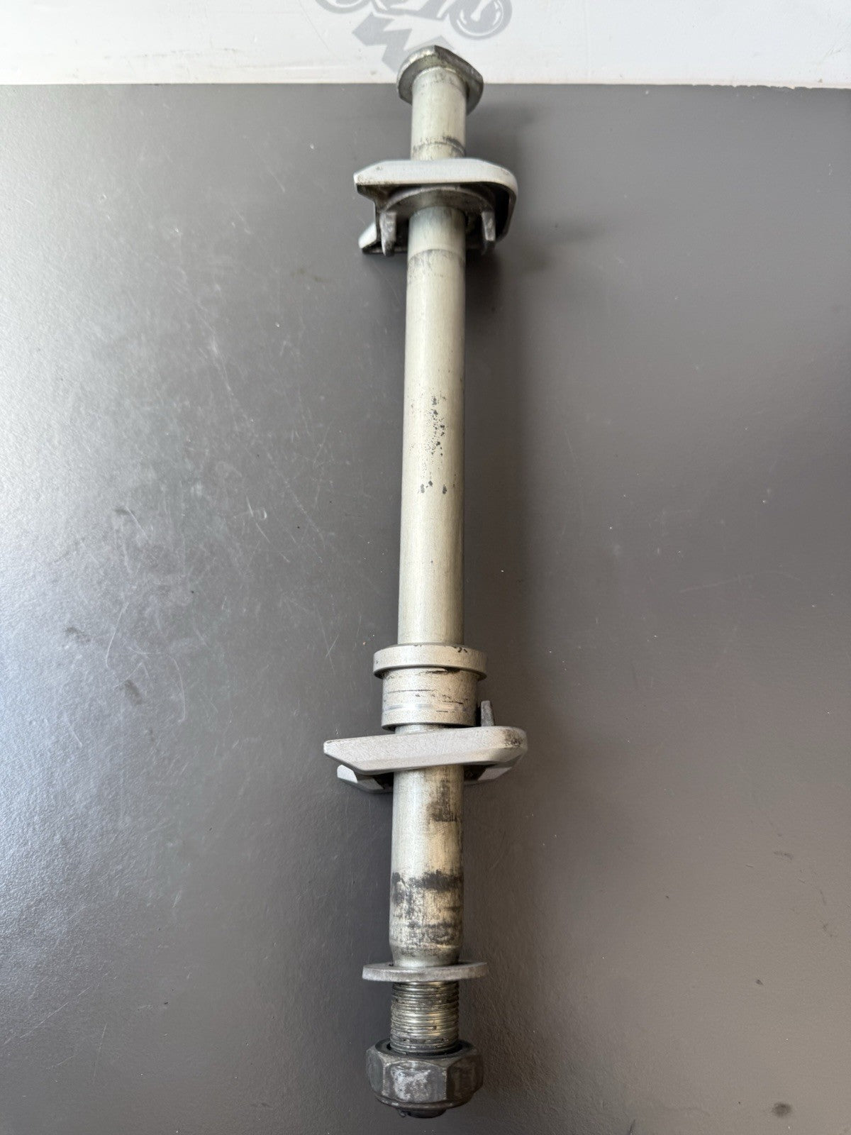 TRIUMPH TRIDENT 660 REAR WHEEL SPINDLE Rear Wheel Axle YEAR 2021-2024 OEM