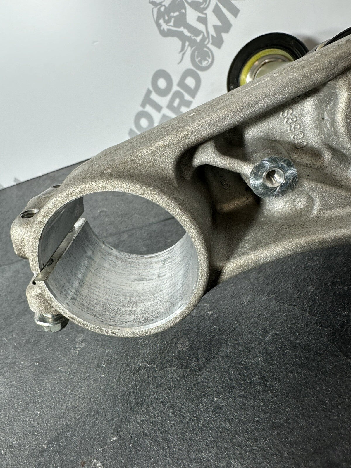 Suzuki GSXR 1000 2014 Lower Yoke Bottom Yoke Bearings 22774 Miles 2009-2016 OEM