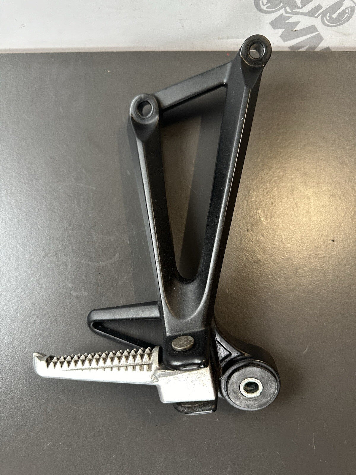 YAMAHA MT-03 Right Rear Foot Hanger YAMAHA MT03 Right Pillion Hanger RT Foot OEM