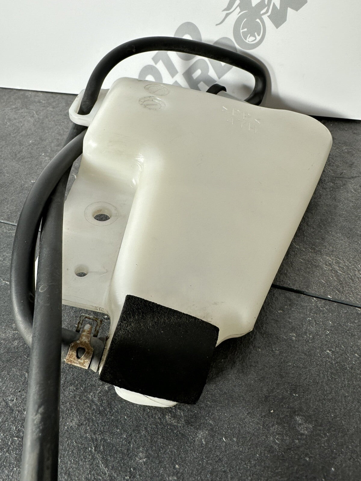 Suzuki GSXR 1000 2014 Expansion Tank Coolant Reservoir 22774 Miles 2009-2016 OEM