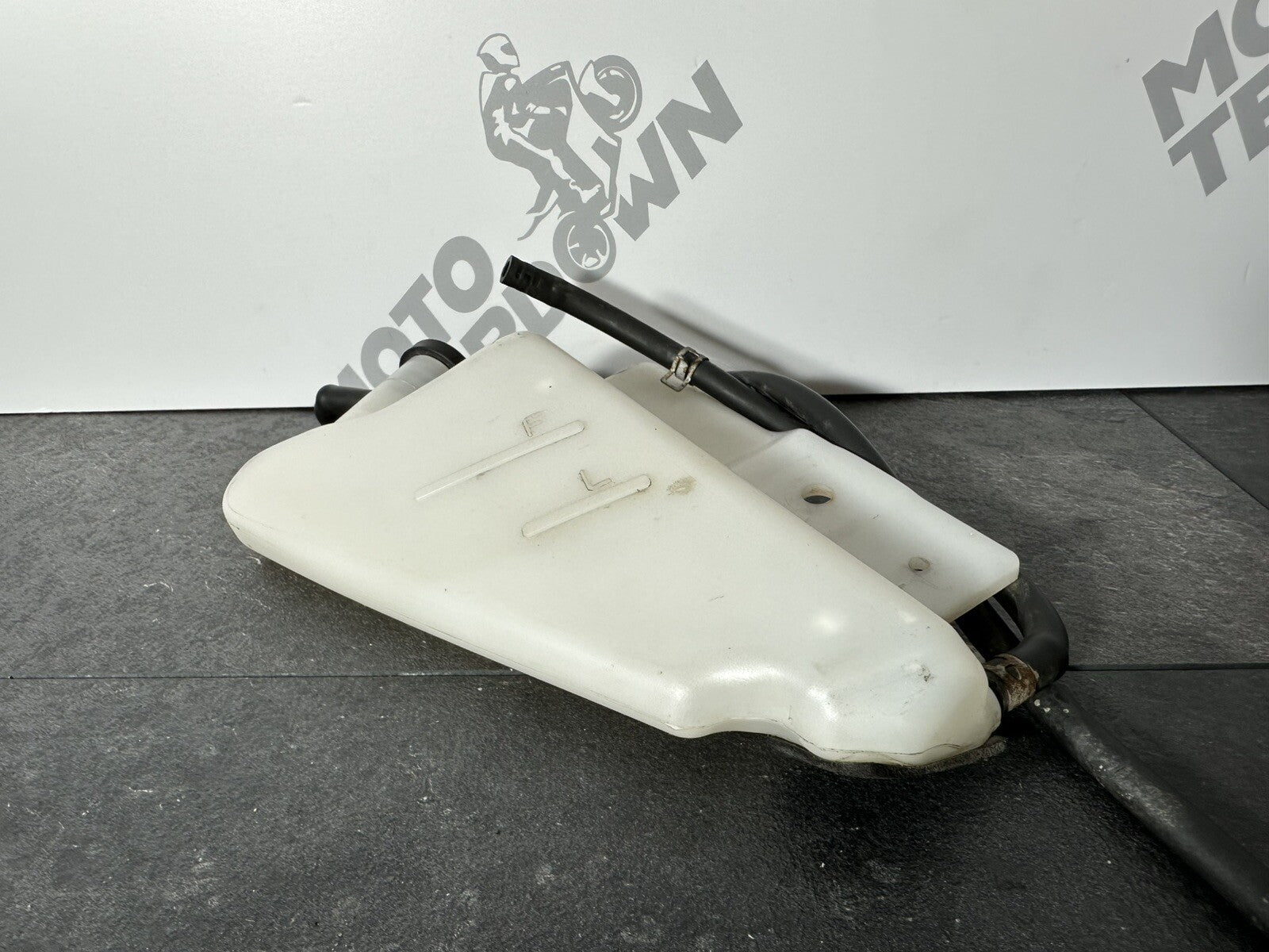 Suzuki GSXR 1000 2014 Expansion Tank Coolant Reservoir 22774 Miles 2009-2016 OEM