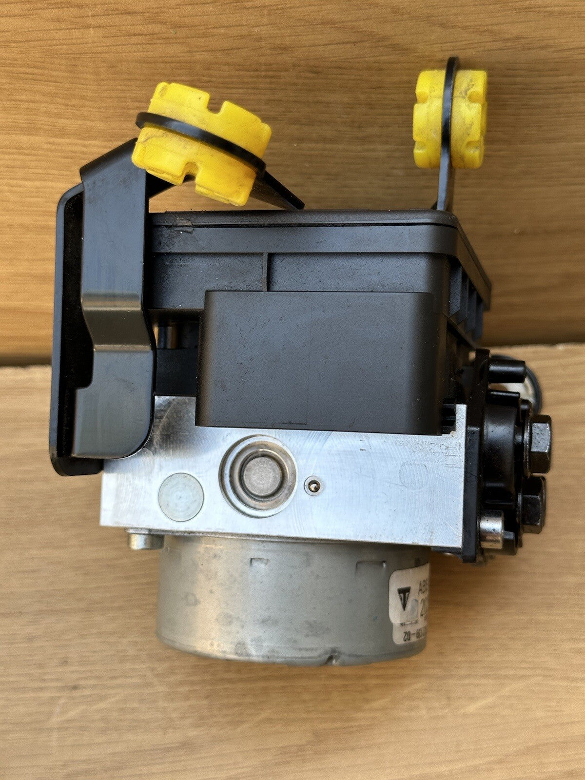 TRIUMPH SPEED TRIPLE 1200 RS 1200 RR ABS Pump - T2025192 OEM 2022 1200RS PUMP