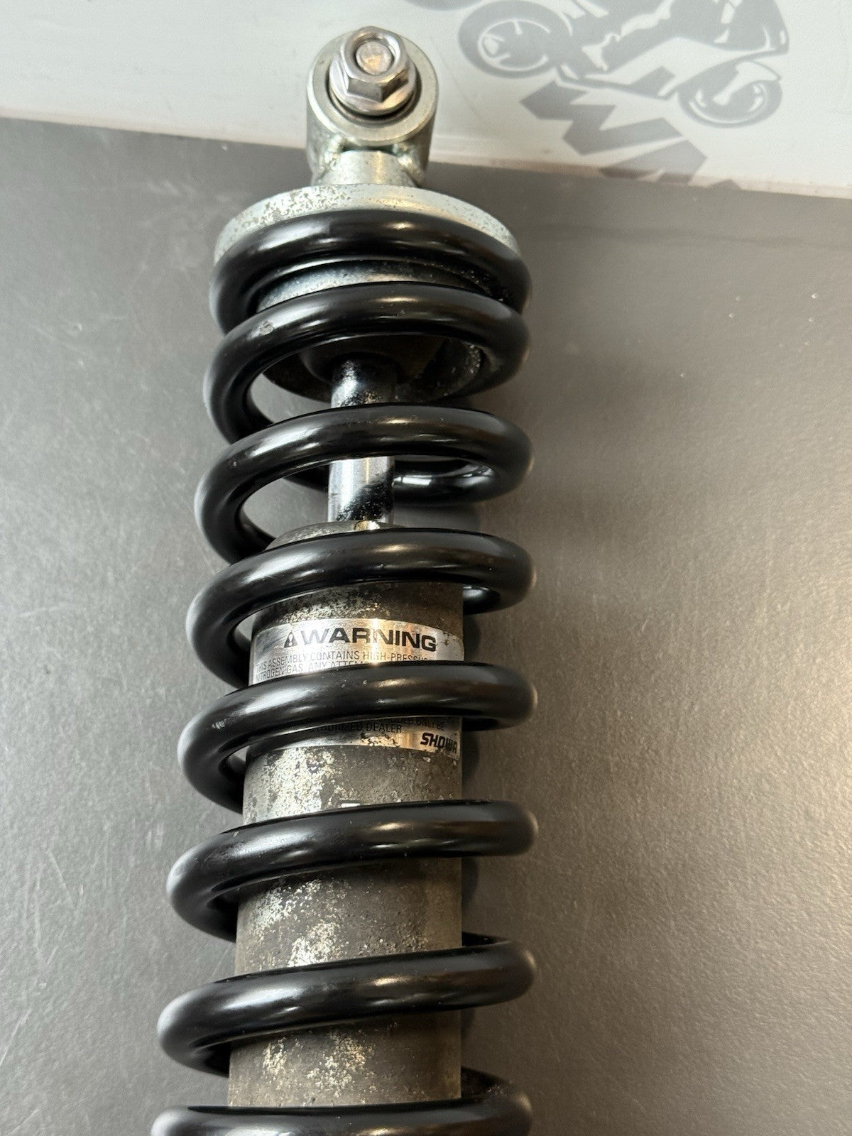 TRIUMPH TRIDENT 660 REAR SHOCK TRIDENT 660 Rear Shock OEM YEAR 2021-2024