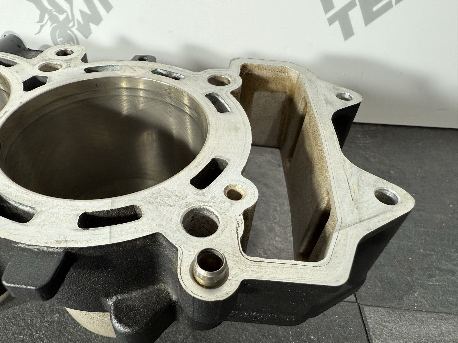 Triumph Street Triple 765 R 2017 Cylinder Block Casing 18498m 2018-2021 OEM