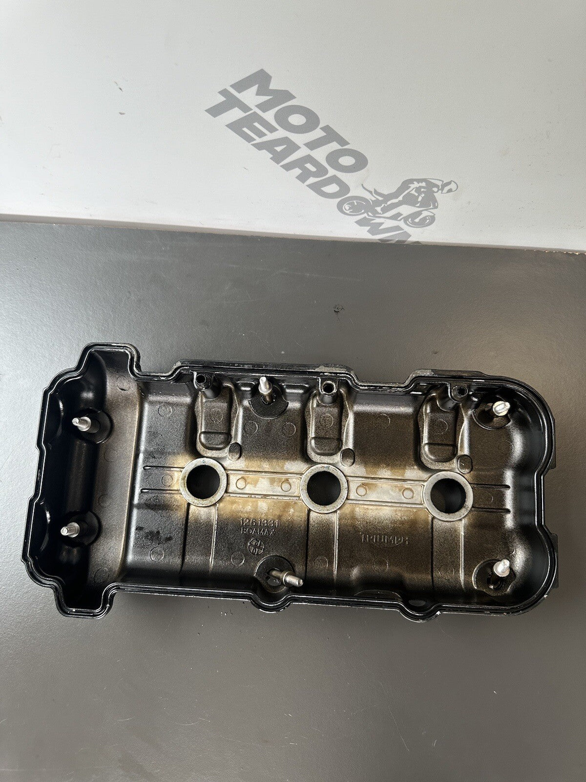 Speed Triple 1050 Engine Rocker Cam Cover Genuine Triumph 2011-2015 DESCRIPTION