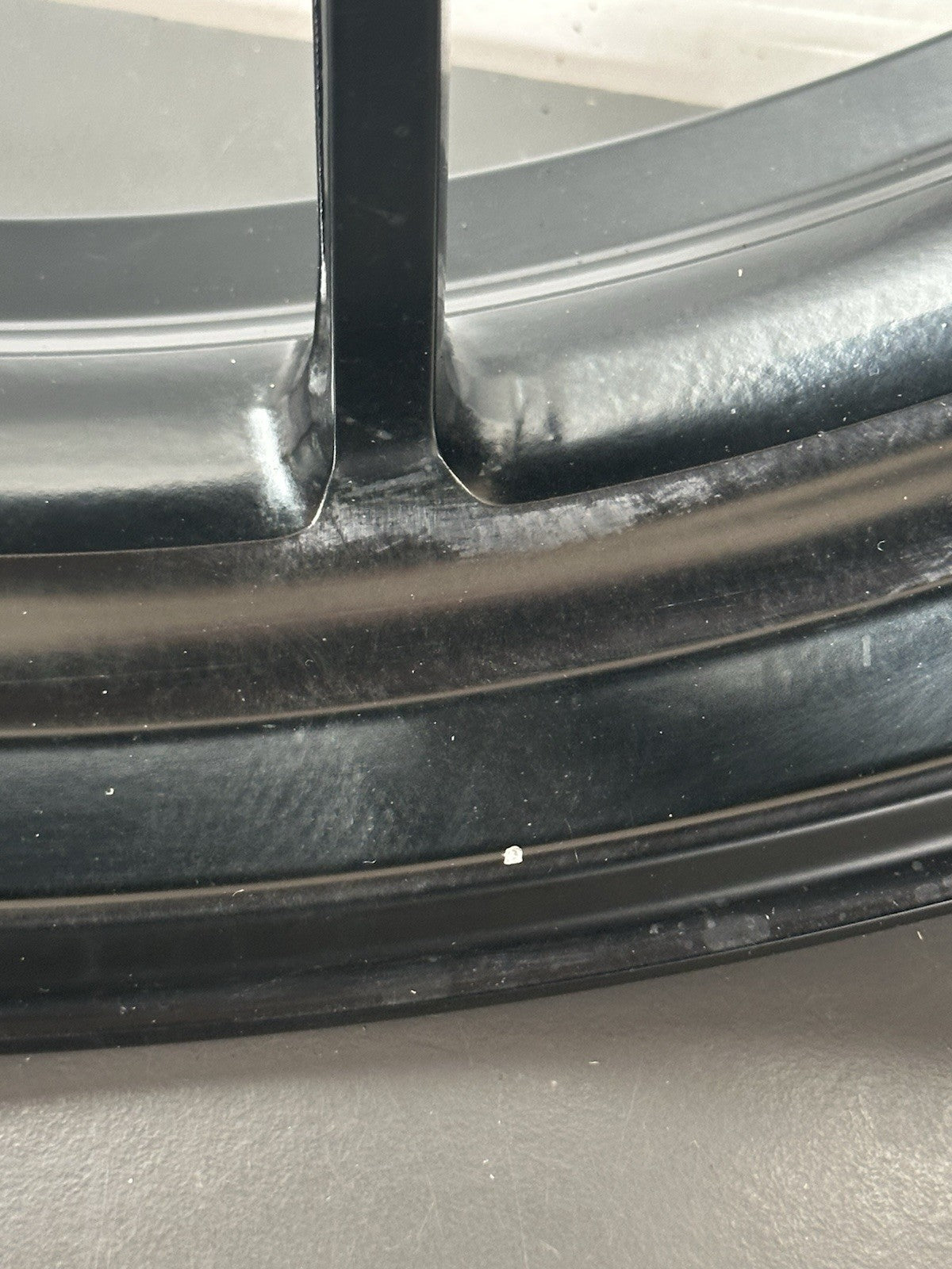 Triumph Speed Triple 1050 Front Wheel Front Rim 2011-2015 120/70 ZR17 OEM