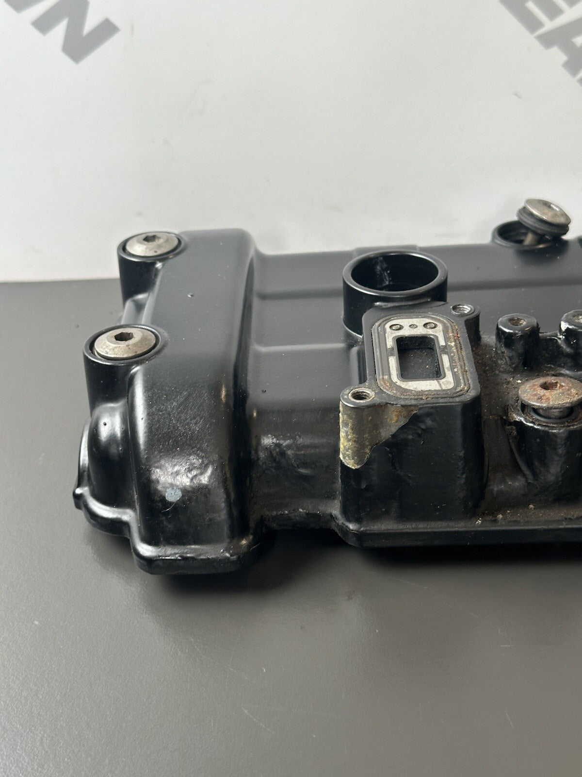 Speed Triple 1050 Engine Rocker Cam Cover Genuine Triumph 2011-2015 DESCRIPTION