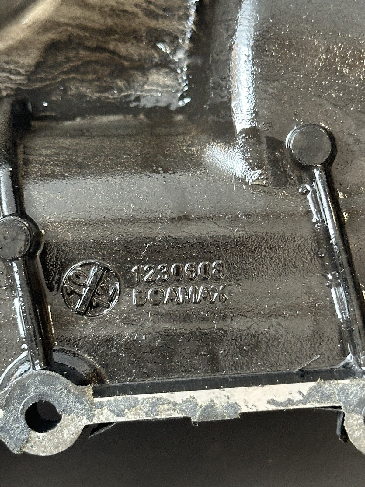 Triumph Speed Triple 1050 2011 - 2015 Oil Pan Sump Triumph Speed Triple Sump OEM