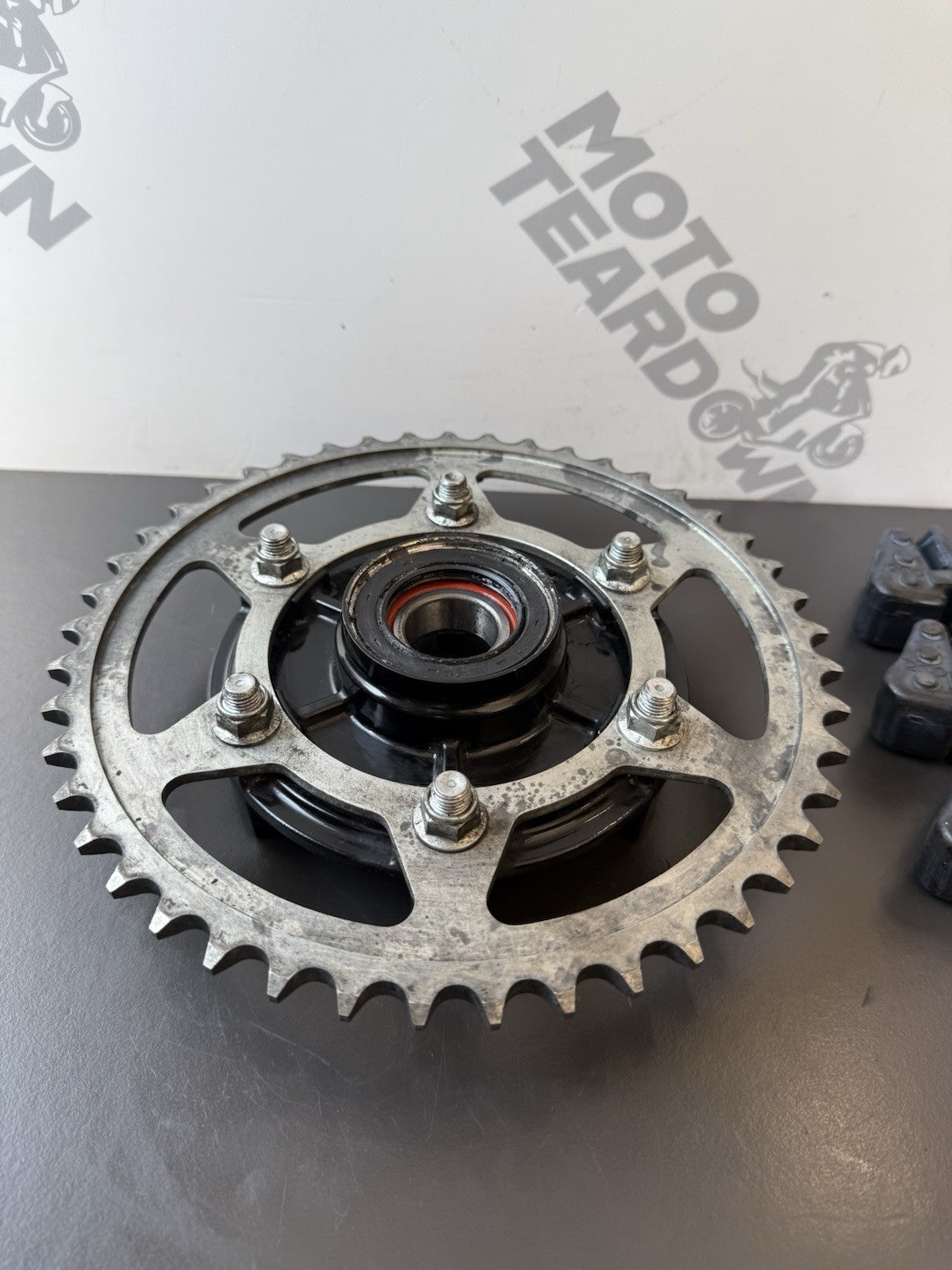 21303654-1e30-40d4-bc8f-dc4a783eb5ac