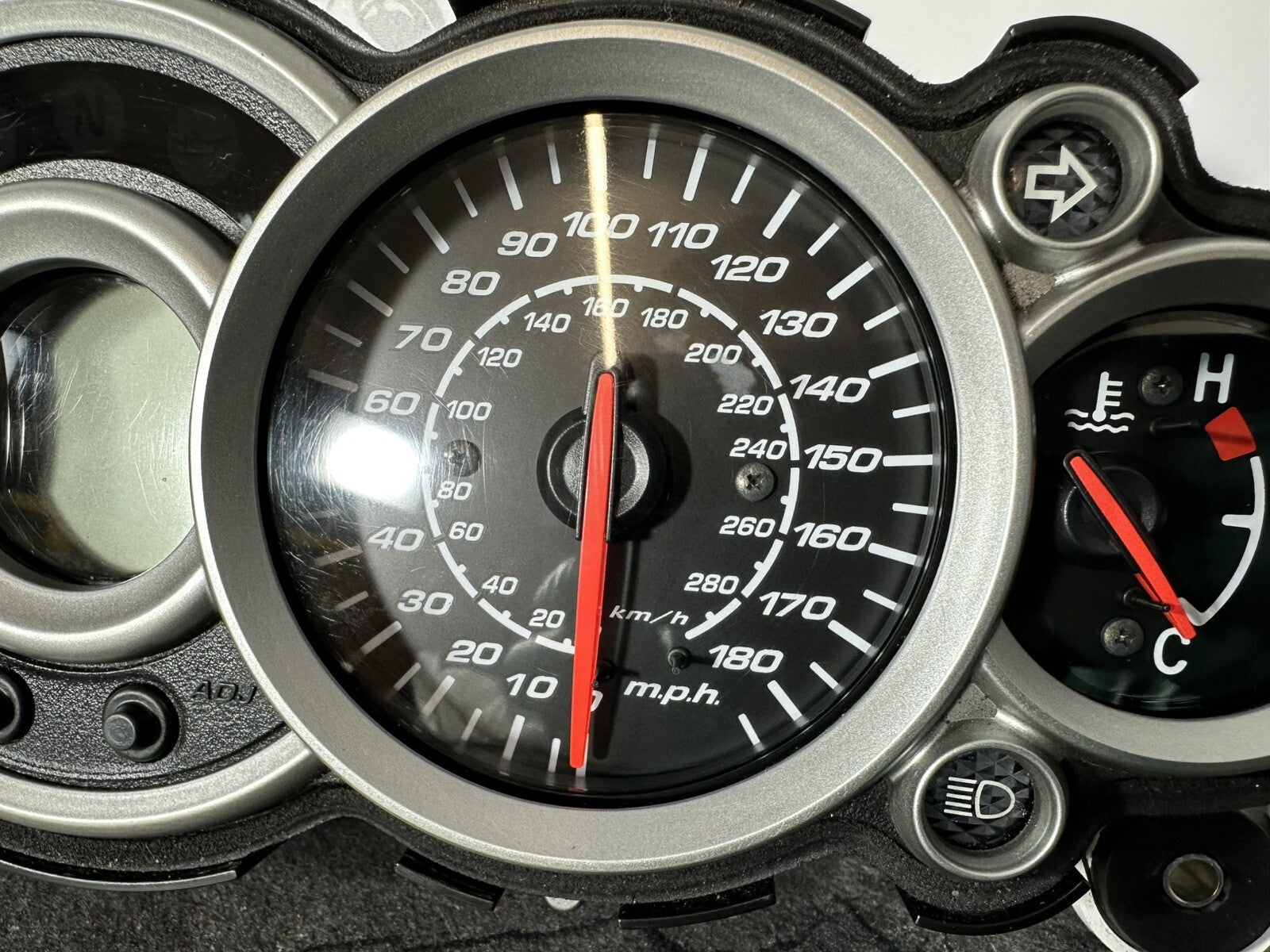 Suzuki GSXR 1300 2016 HAYABUSA Speedo Clocks Speedometer Dash 18408 Miles OEM