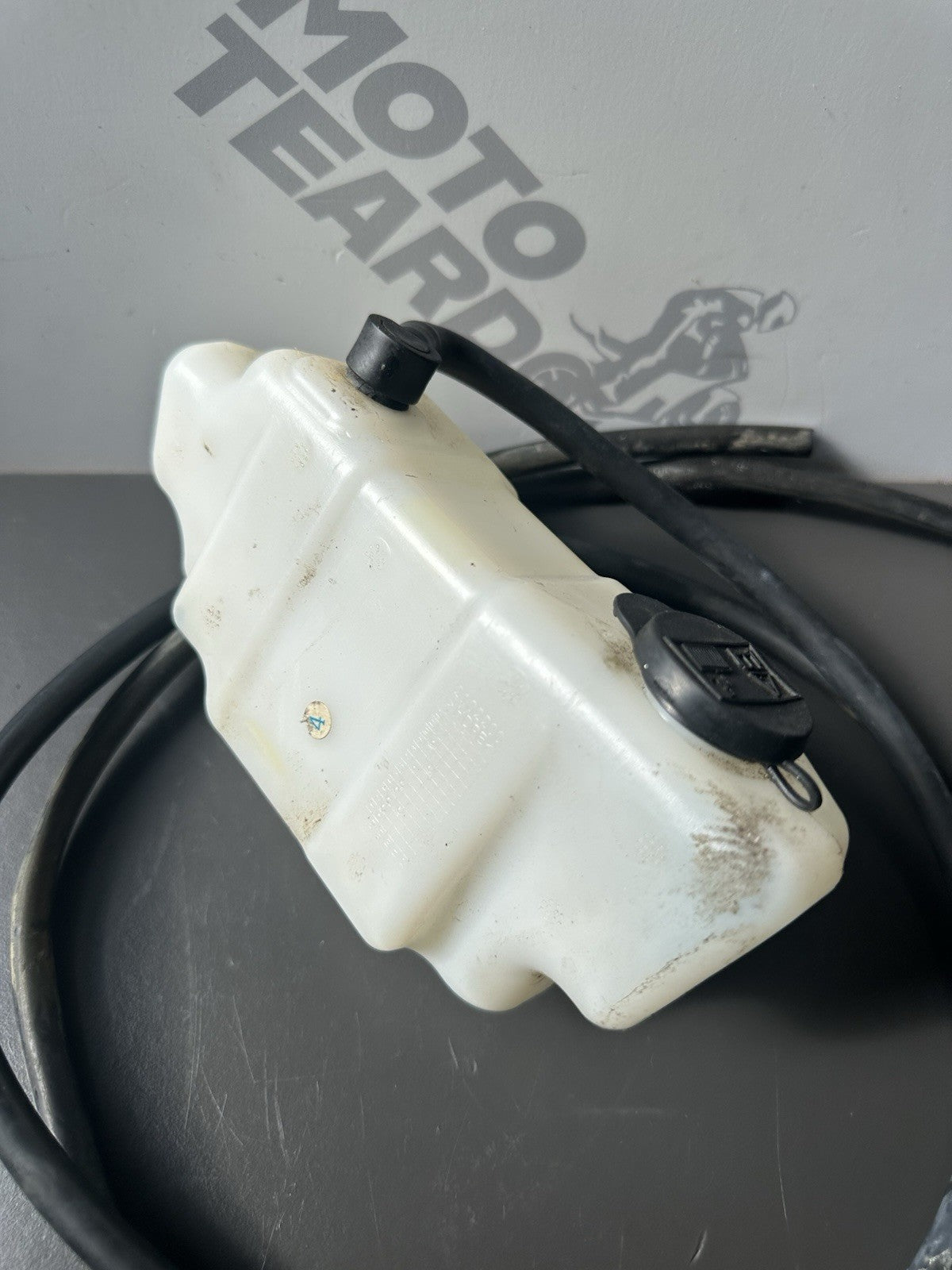 TRIUMPH STREET TRIPLE 675 675R COOLANT BOTTLE Radiator Coolant Bottle T2102200