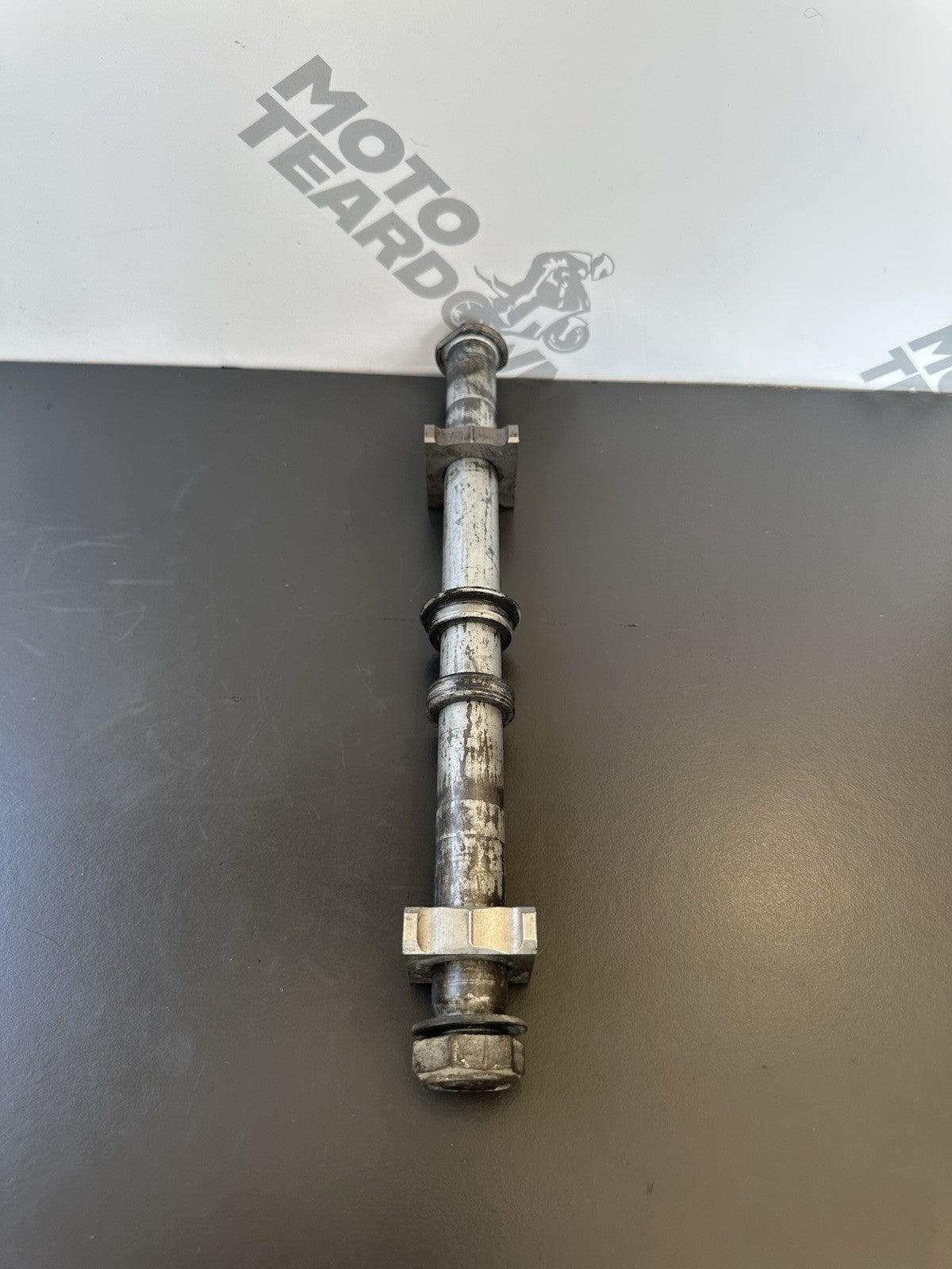 Honda CBR 1000 RR Rear wheel spindle Rear Wheel axle 2004 2005 RR4 RR5 OEM