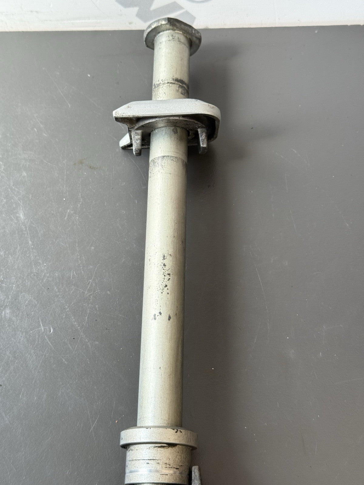 TRIUMPH TRIDENT 660 REAR WHEEL SPINDLE Rear Wheel Axle YEAR 2021-2024 OEM