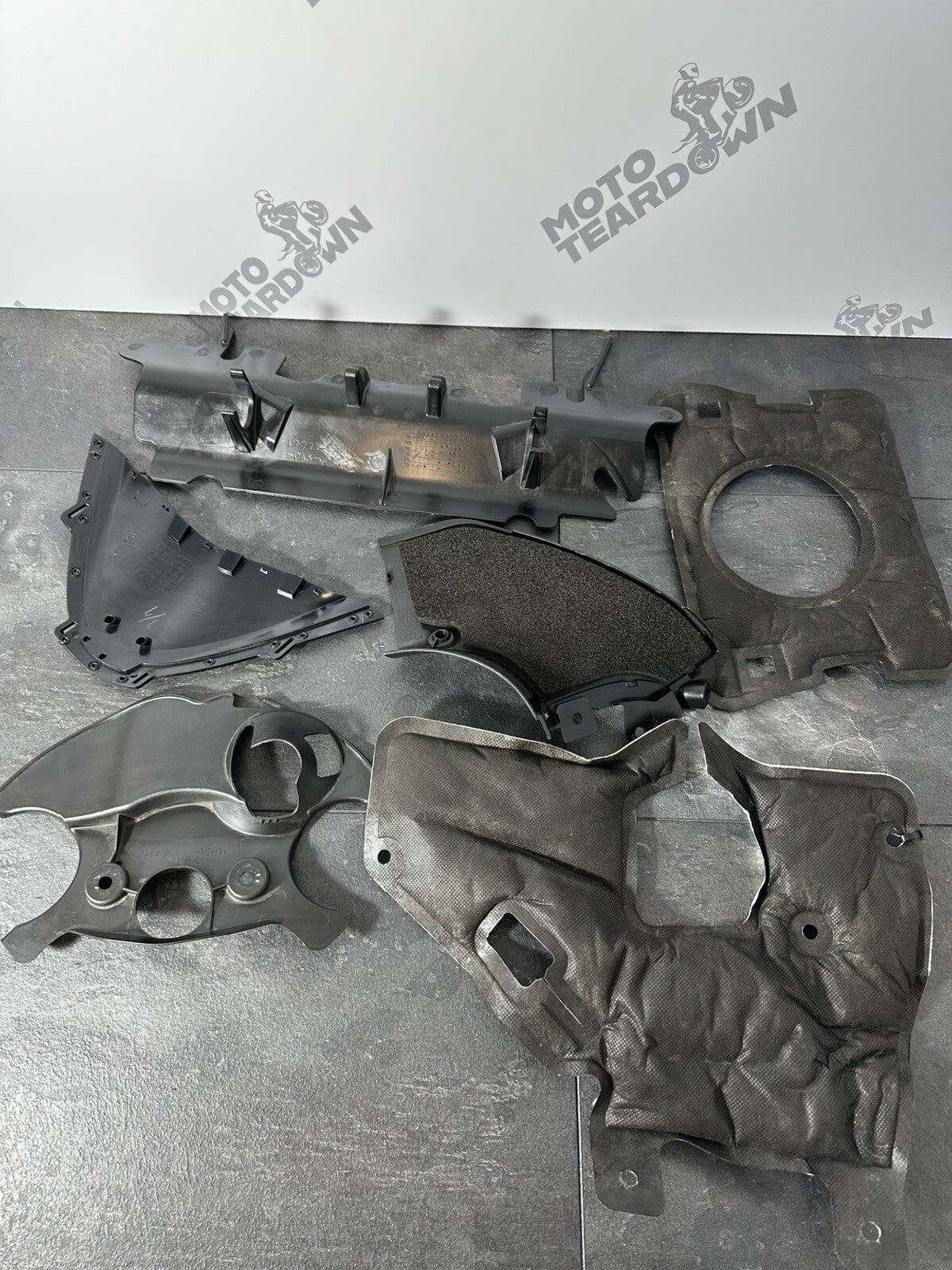 Suzuki GSXR 1300 2016 HAYABUSA Splash Guards Panels Heat Shield 18408 Miles OEM