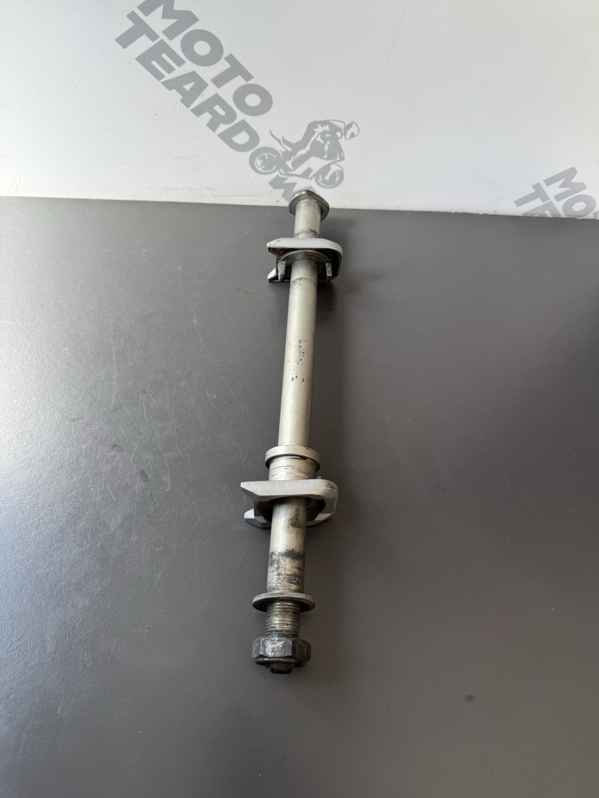 TRIUMPH TRIDENT 660 REAR WHEEL SPINDLE Rear Wheel Axle YEAR 2021-2024 OEM