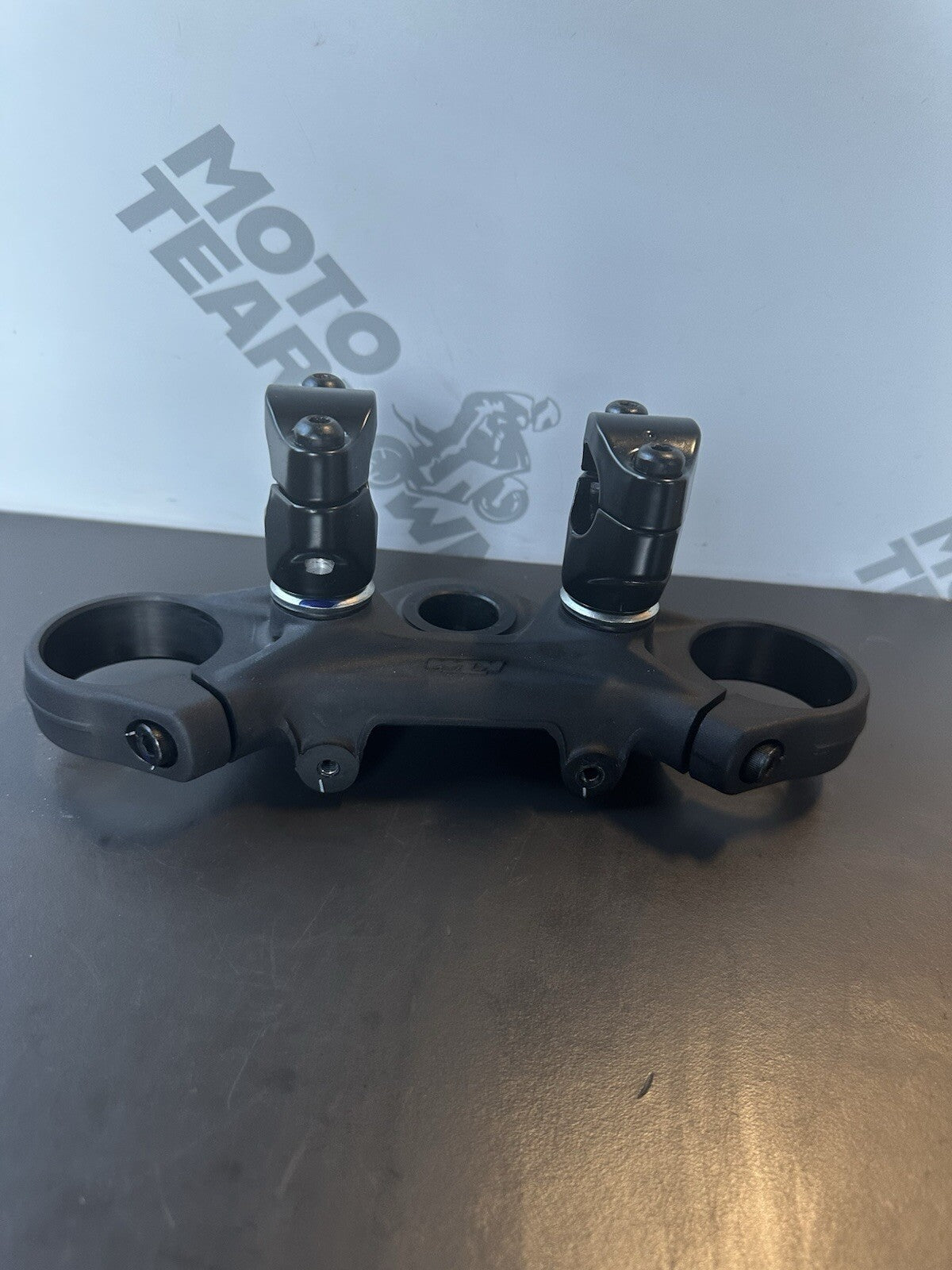 KTM 125 Duke top yoke Top Clamp Upper Yoke Upper Clamp 2024- Only 51 Miles OEM