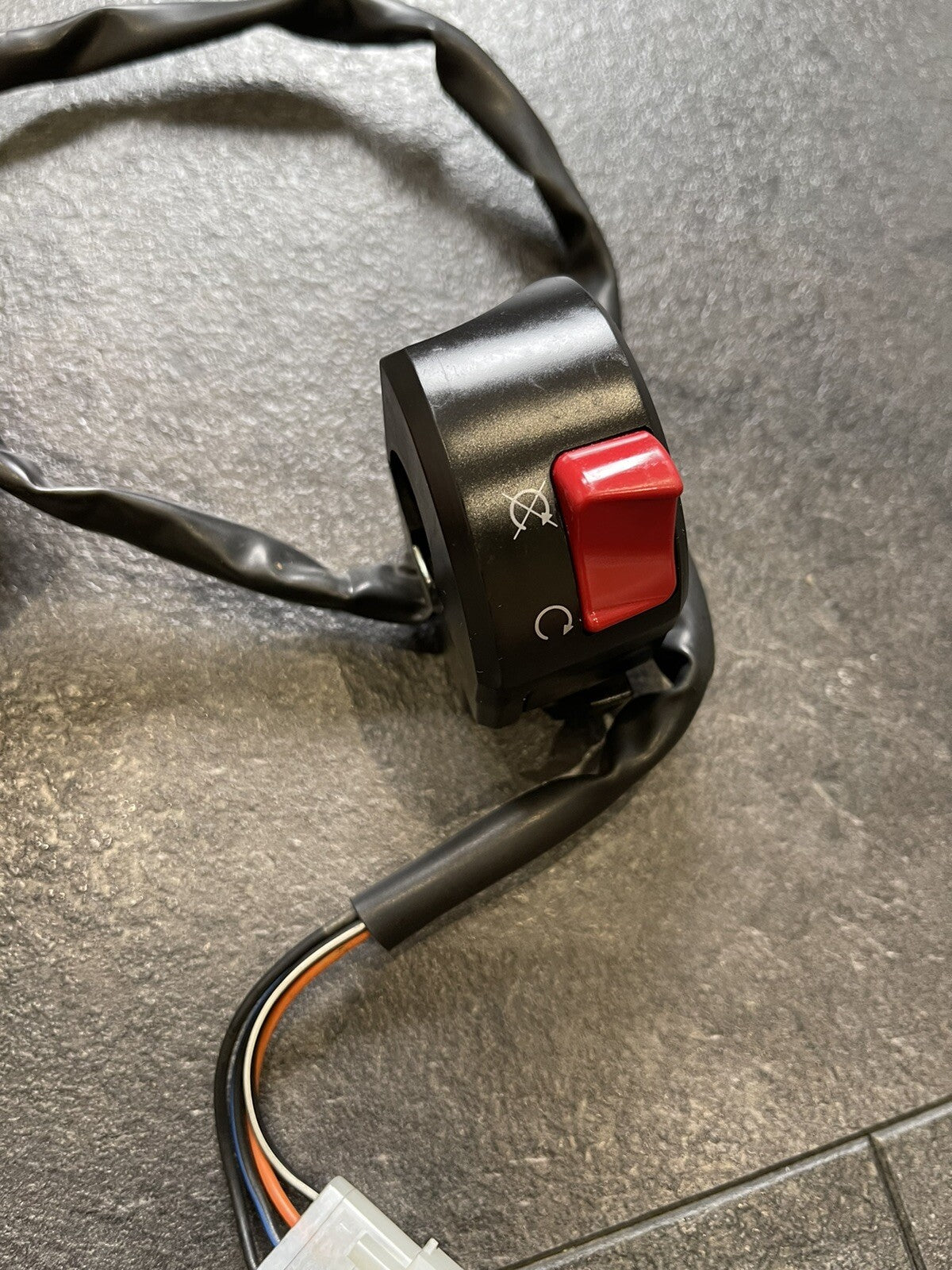 KTM RC8 RC8R 1190 Right Switchgear Controls Kill Switc OEM 2012 Only 12547 Miles