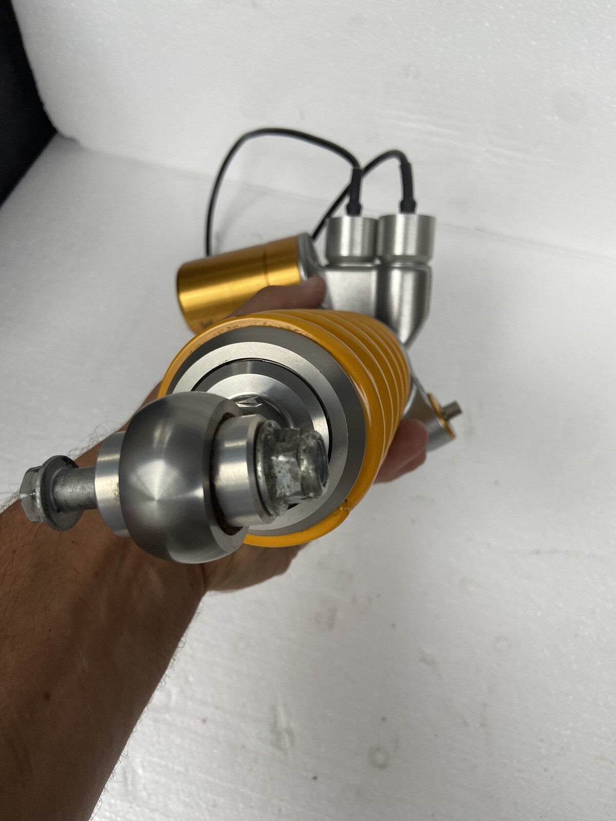 Aprilia Tuono V4 Factory Ohlins TTX rear Shock Ohlins TTX Rear suspension 2020