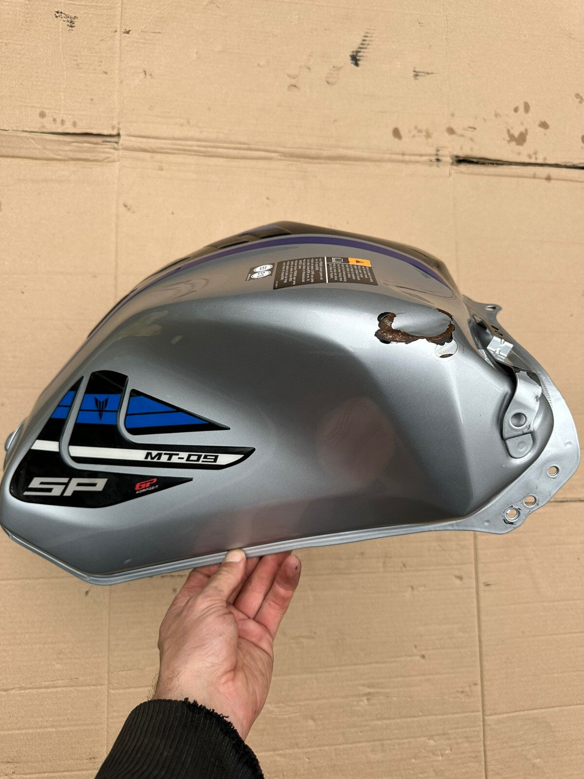 YAMAHA MT-09 SP MT09SP Fuel Tank Petrol Tank B7NY24100004 *DENTED* OEM 2021 -