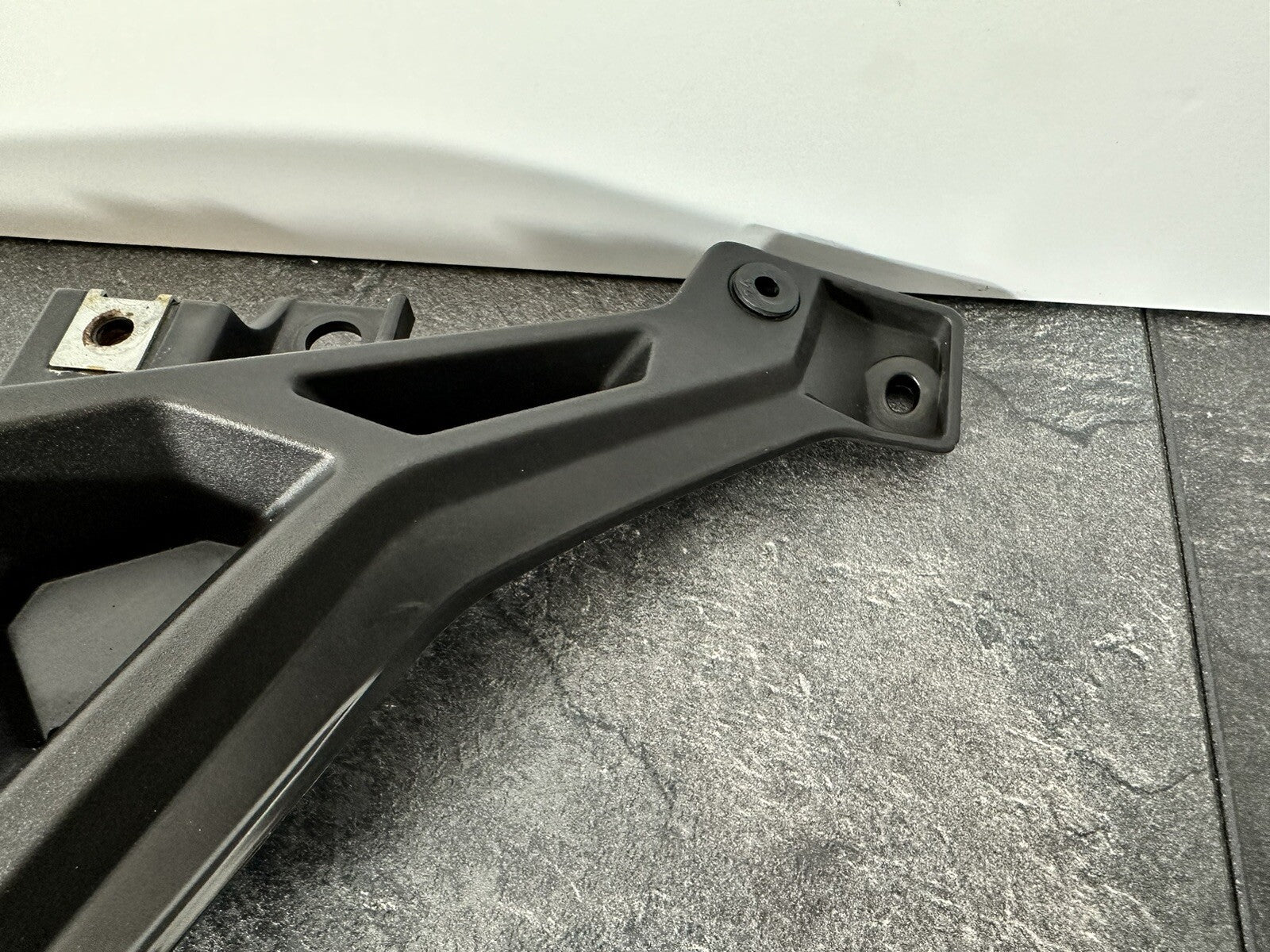 Aprilia Tuono V4 1100 2021 Windscreen Support Bracket 6606 Miles 2022-2024 OEM