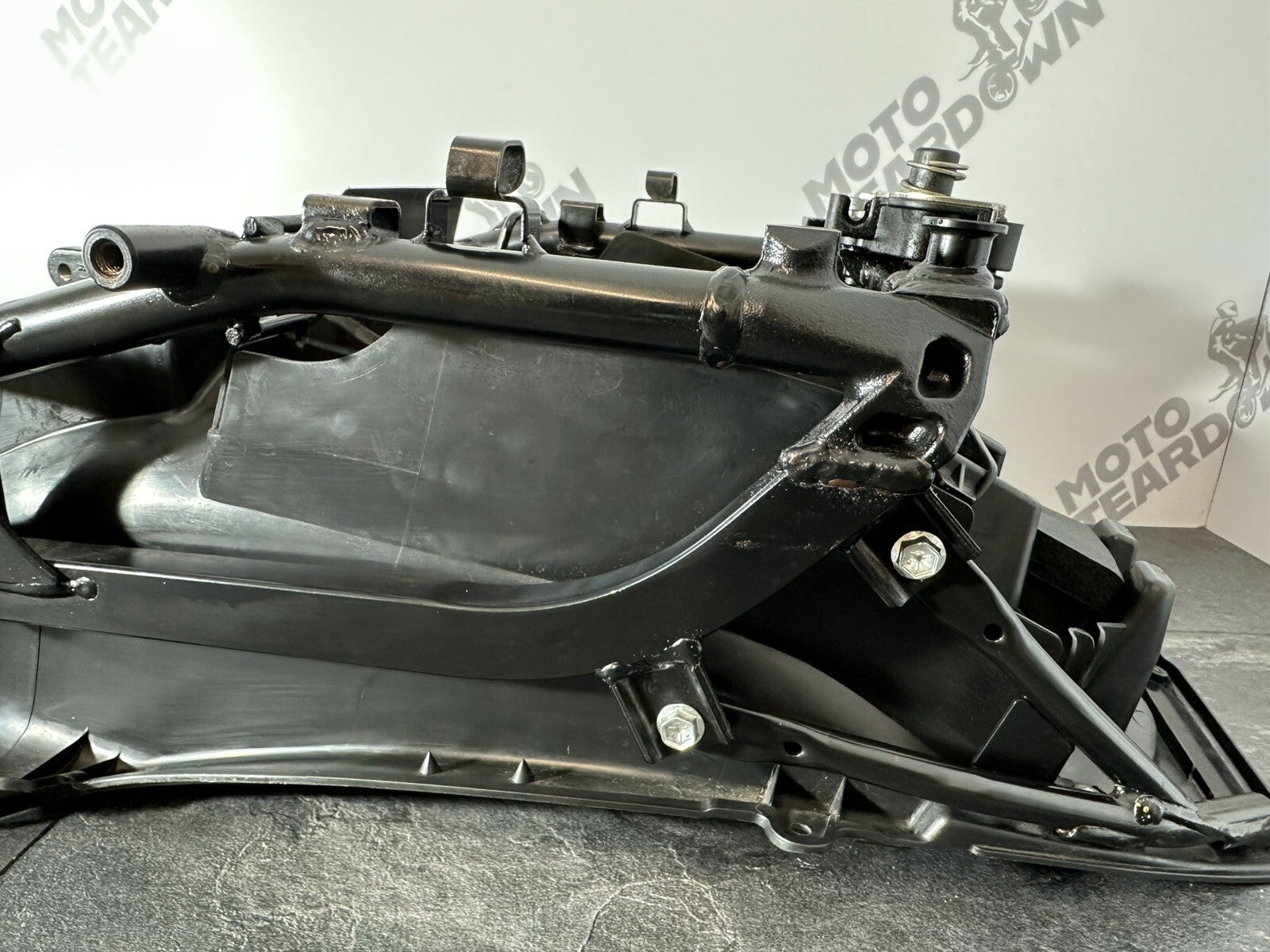 Suzuki GSXR 1300 2016 HAYABUSA Subframe & Undertray Rear Frame 18408 Miles OEM