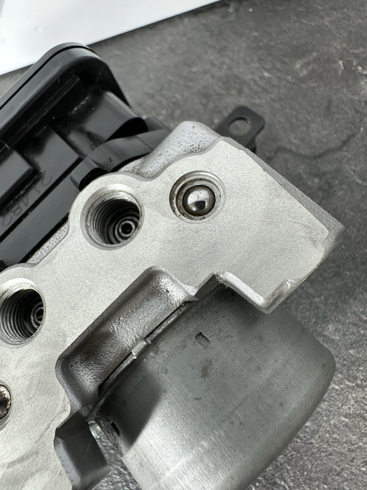 Triumph Street Triple 675 R 2015 ABS Pump Module Brake Pump 2013-2016 16470m
