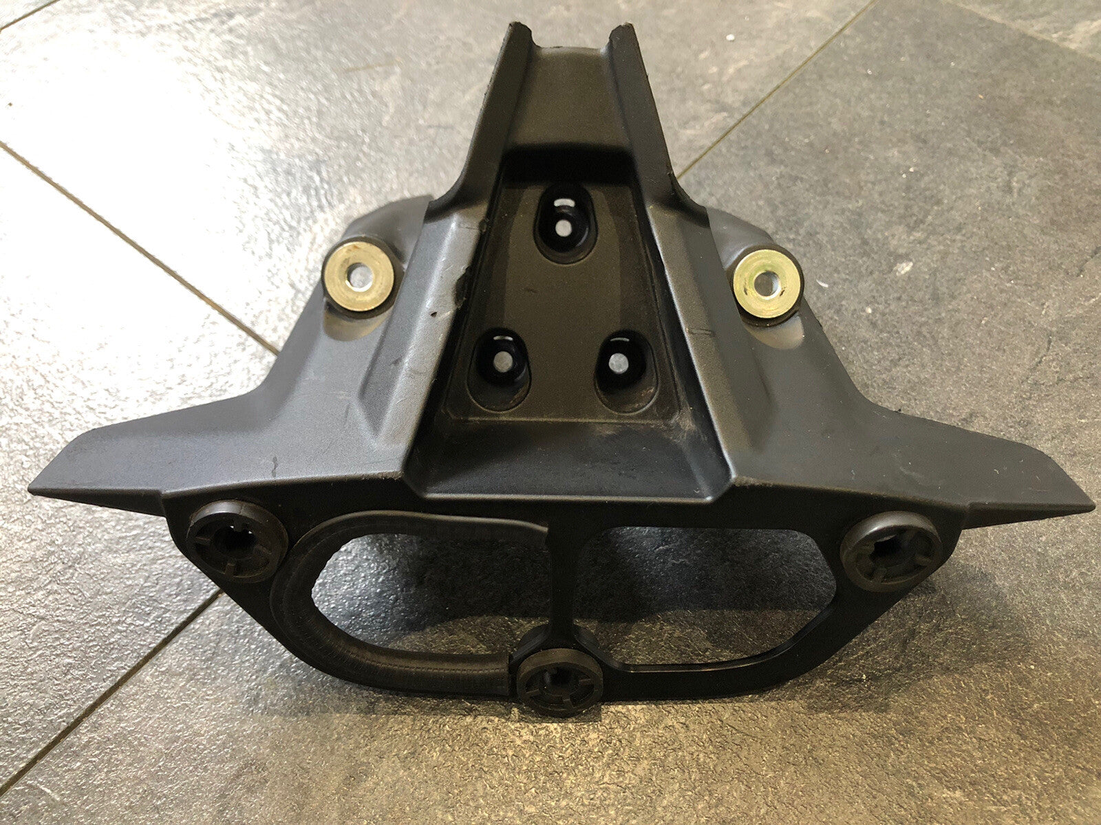 Yamaha MT10 SP 2018 Speedo Bracket Holder Front Bracket Only 5800 Miles OEM