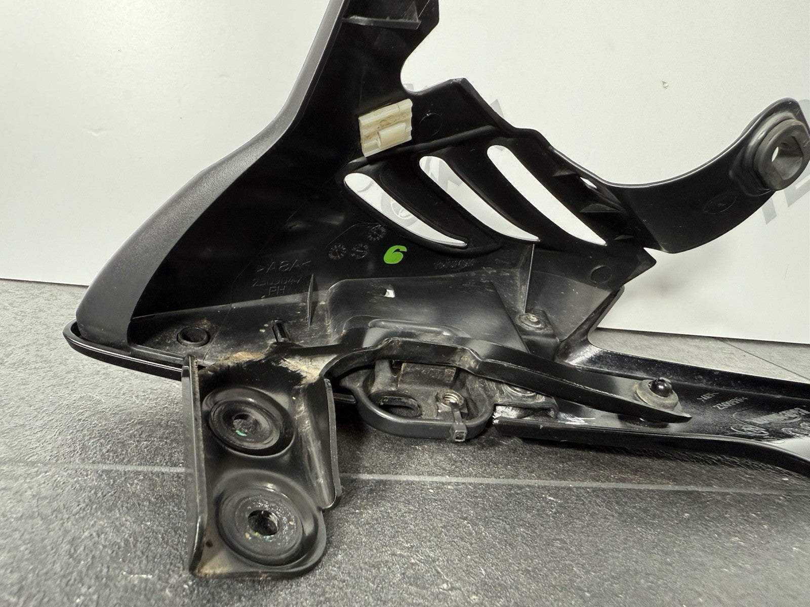 ba49b910-3e22-4e5d-a0d2-95f9a4163ea0