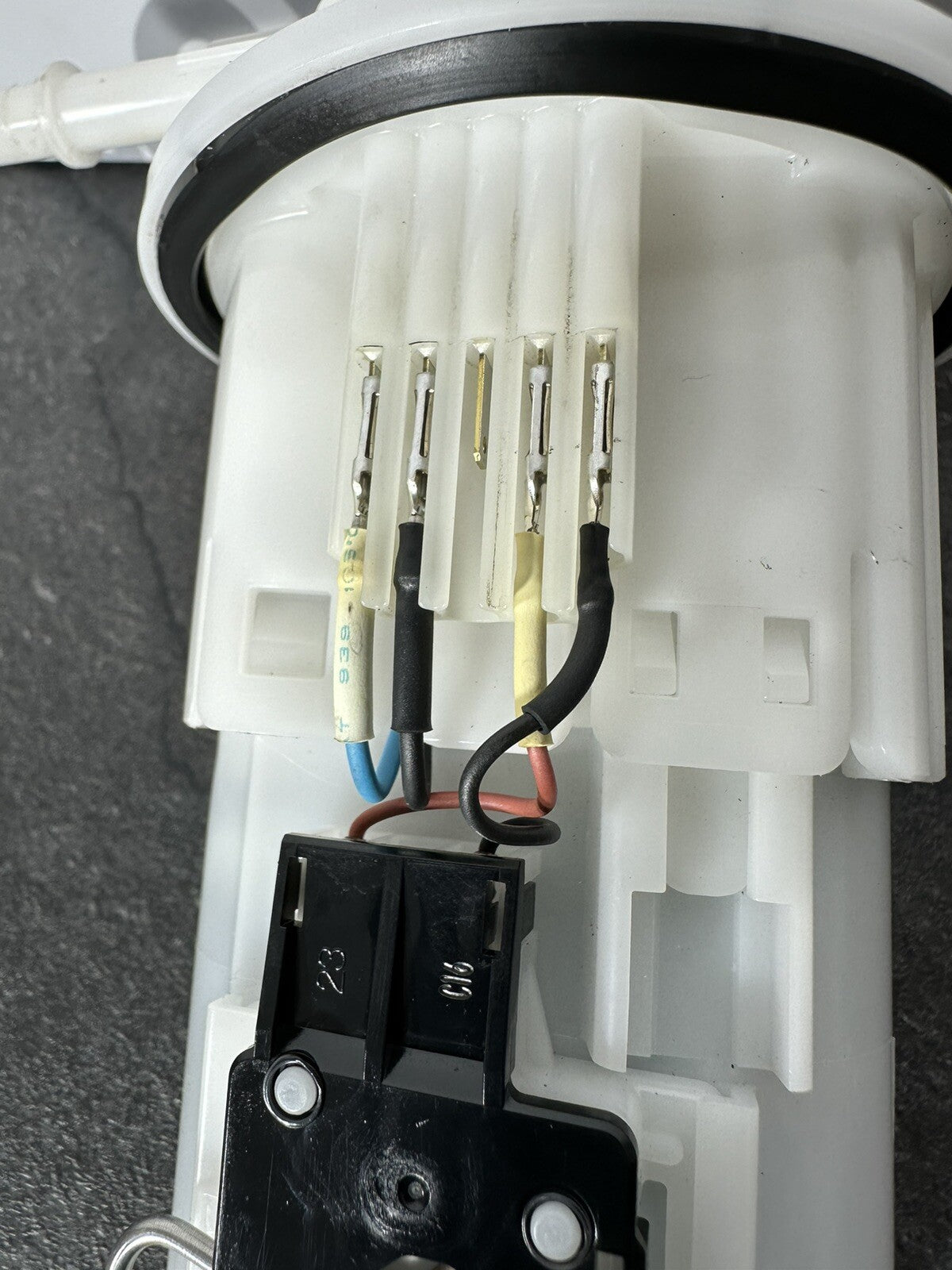 Yamaha R7 690 2024 Fuel Pump Petrol Pump Sender 1784 Miles 2022 2023 OEM UK ONLY