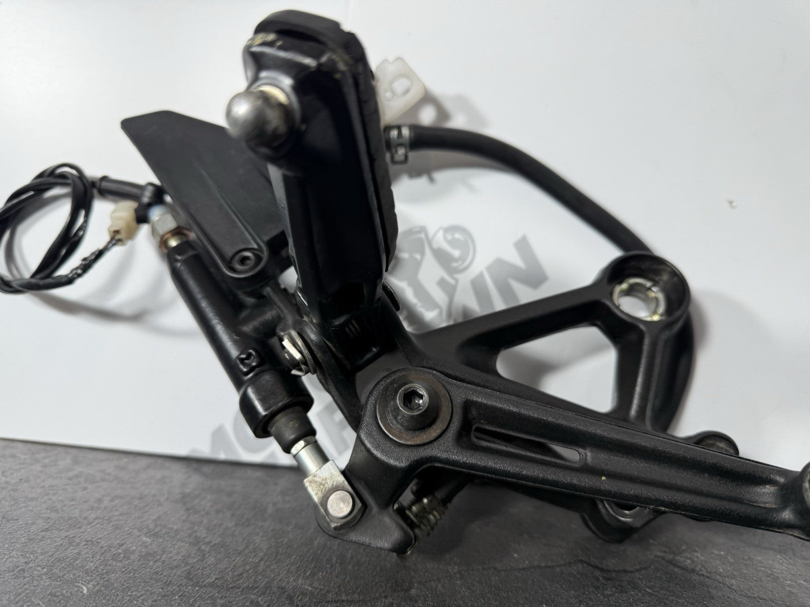 e38589b3-b6a6-4459-a4ee-90b18c3250f9