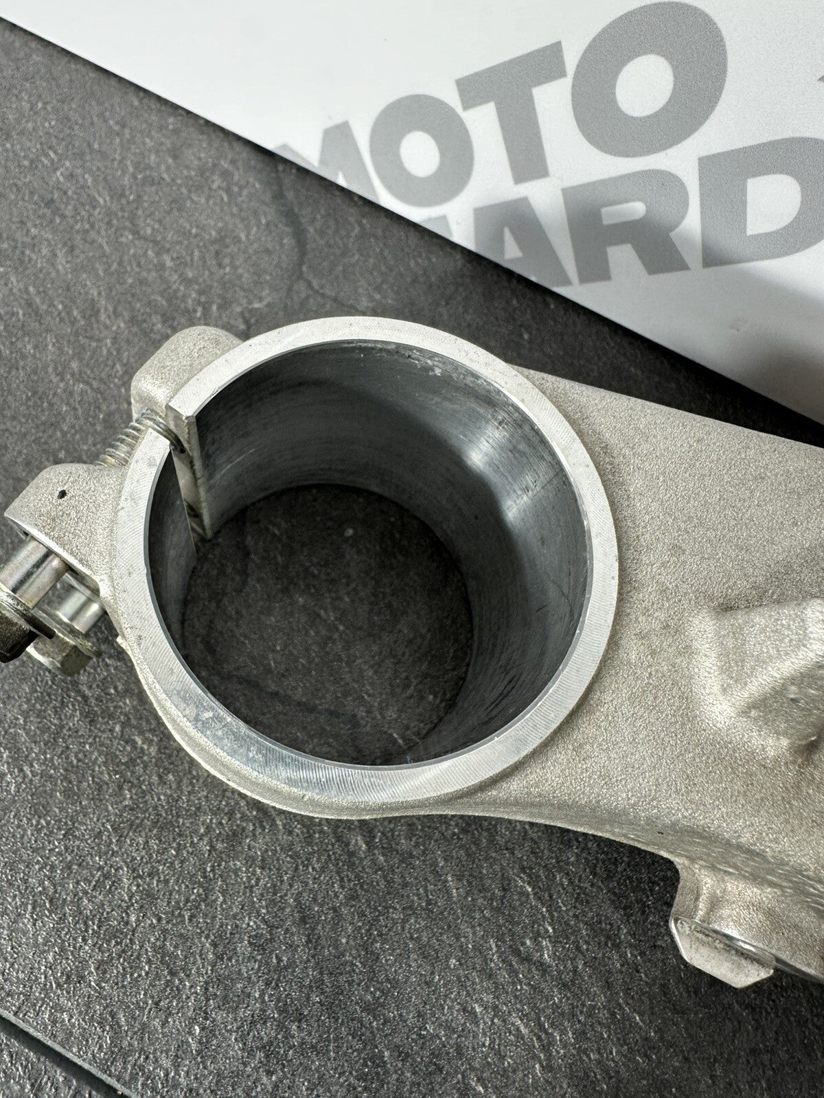 Suzuki GSXR 1000 2014 Lower Yoke Bottom Yoke Bearings 22774 Miles 2009-2016 OEM