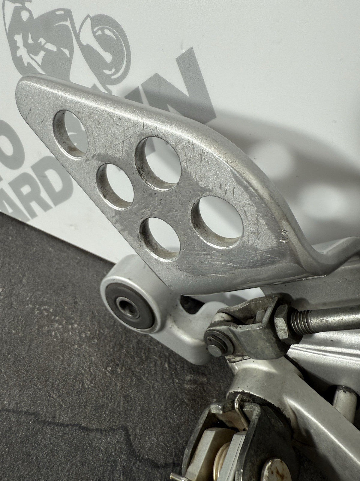 Yamaha YZF R125 R 125 2014 Right Rearset Footrest Brake MC 26983 Miles 2008-2018