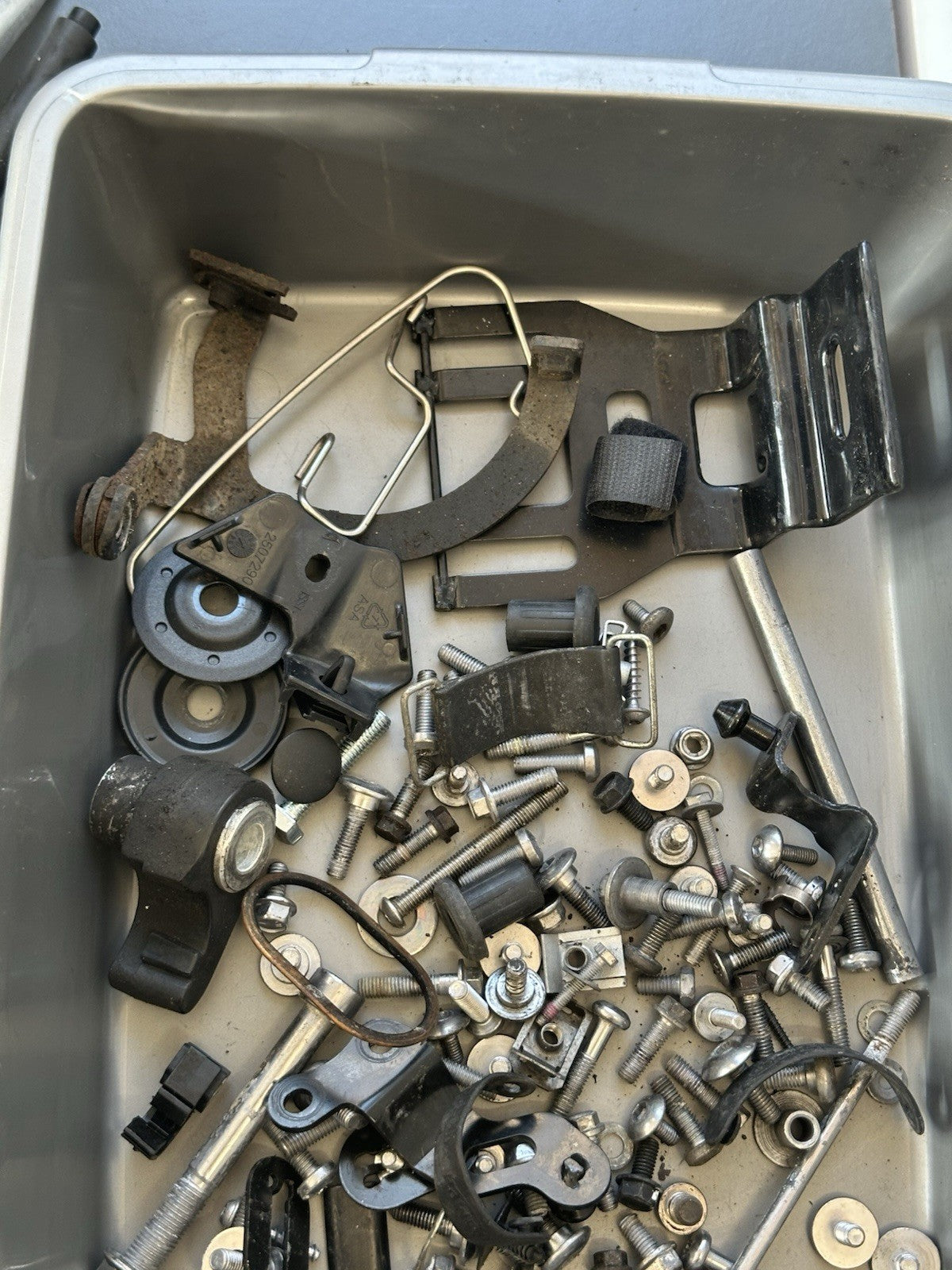 TRIUMPH SPEED TRIPLE 1050 2011-2015 NUTS BOLTS SPARES Job Lot Bolts 1050 Job Lot