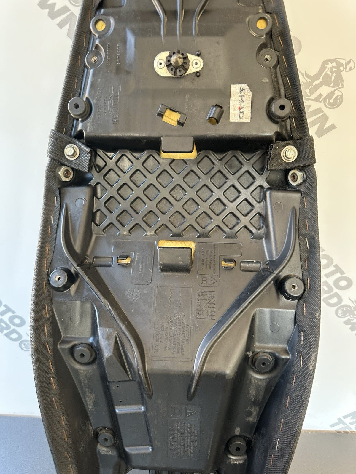 TRIUMPH STREET TRIPLE 675 Seat T2306407 Triumph Street Triple 675R Seat 2007-11