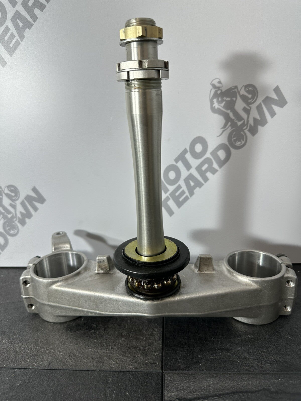 Suzuki GSXR 1300 2016 HAYABUSA Lower Yoke Steering Stem Bearings 18408 Miles OEM