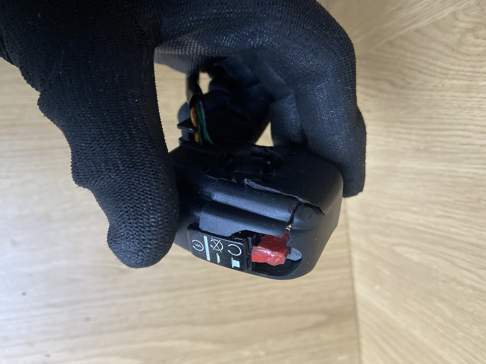 Aprilia Tuono V4 1100 Factory right hand handlebar kill switch SPARES / REPAIRS