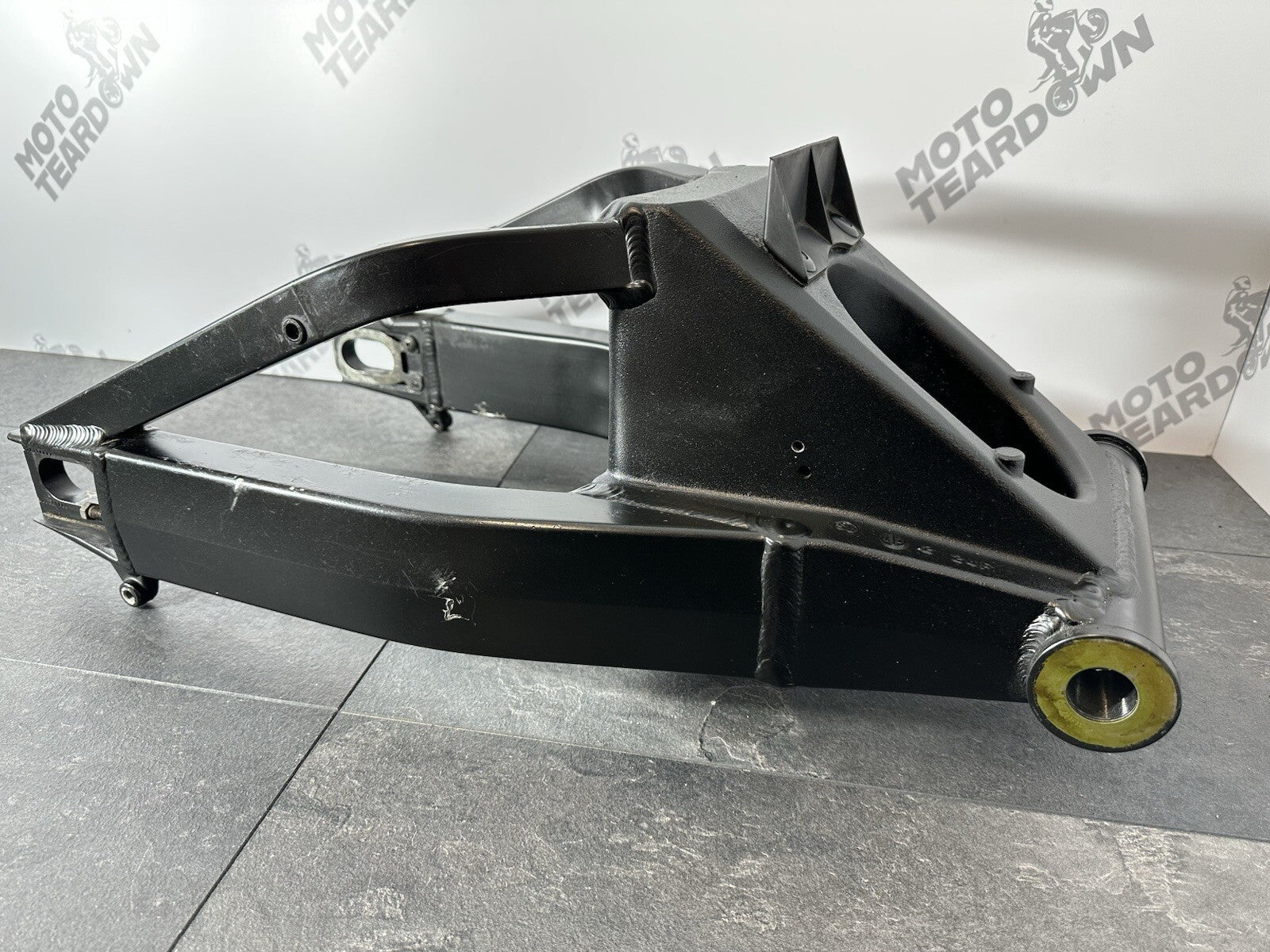 Suzuki GSXR 1300 2016 HAYABUSA Swingarm Rear Swinging Arm 18408 Miles OEM