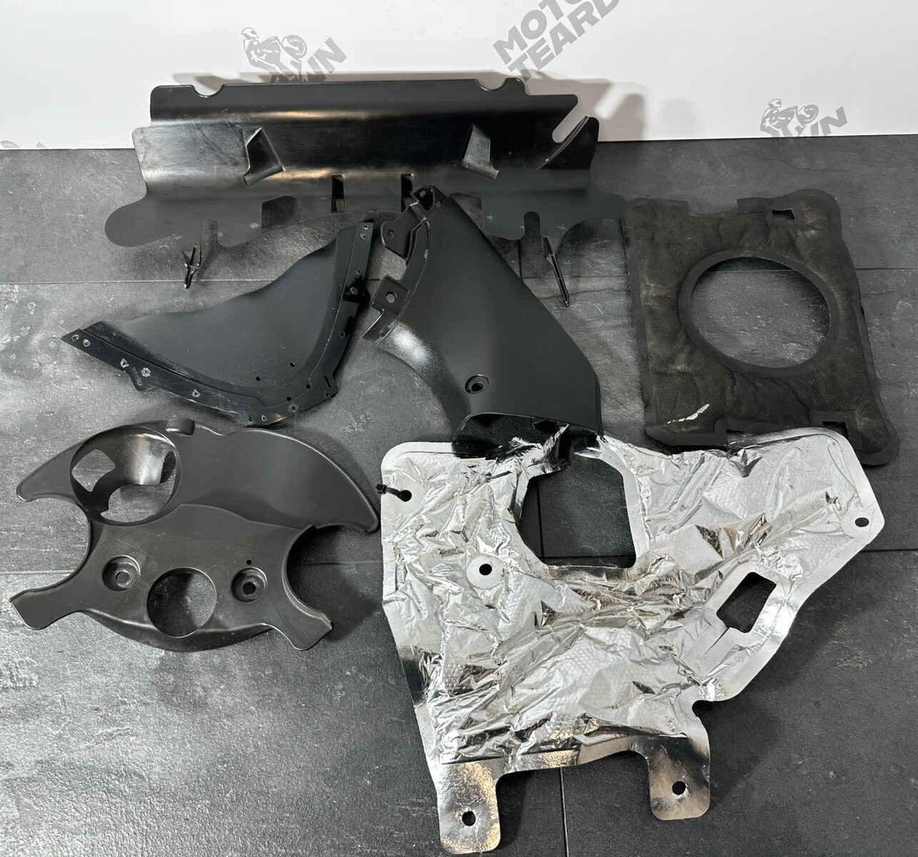 Suzuki GSXR 1300 2016 HAYABUSA Splash Guards Panels Heat Shield 18408 Miles OEM