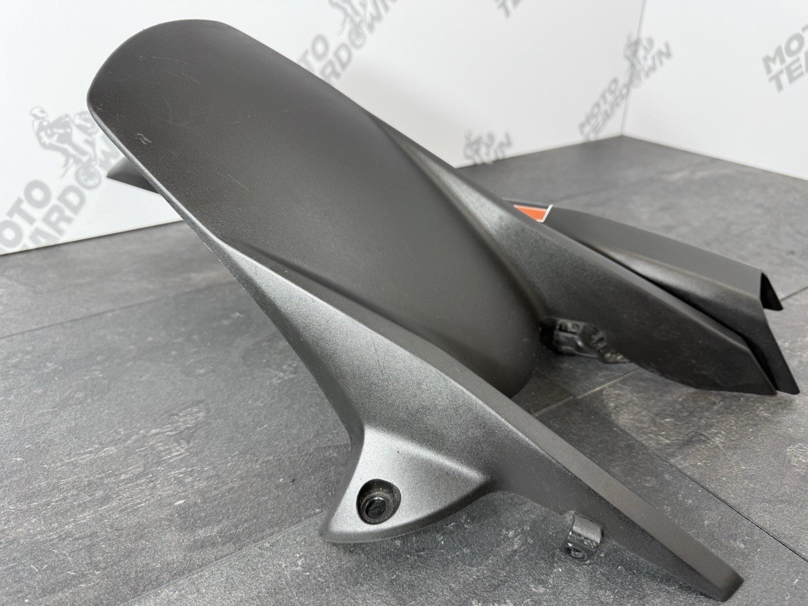 1abc7a0b-859f-40e2-b61d-fc96a9974653